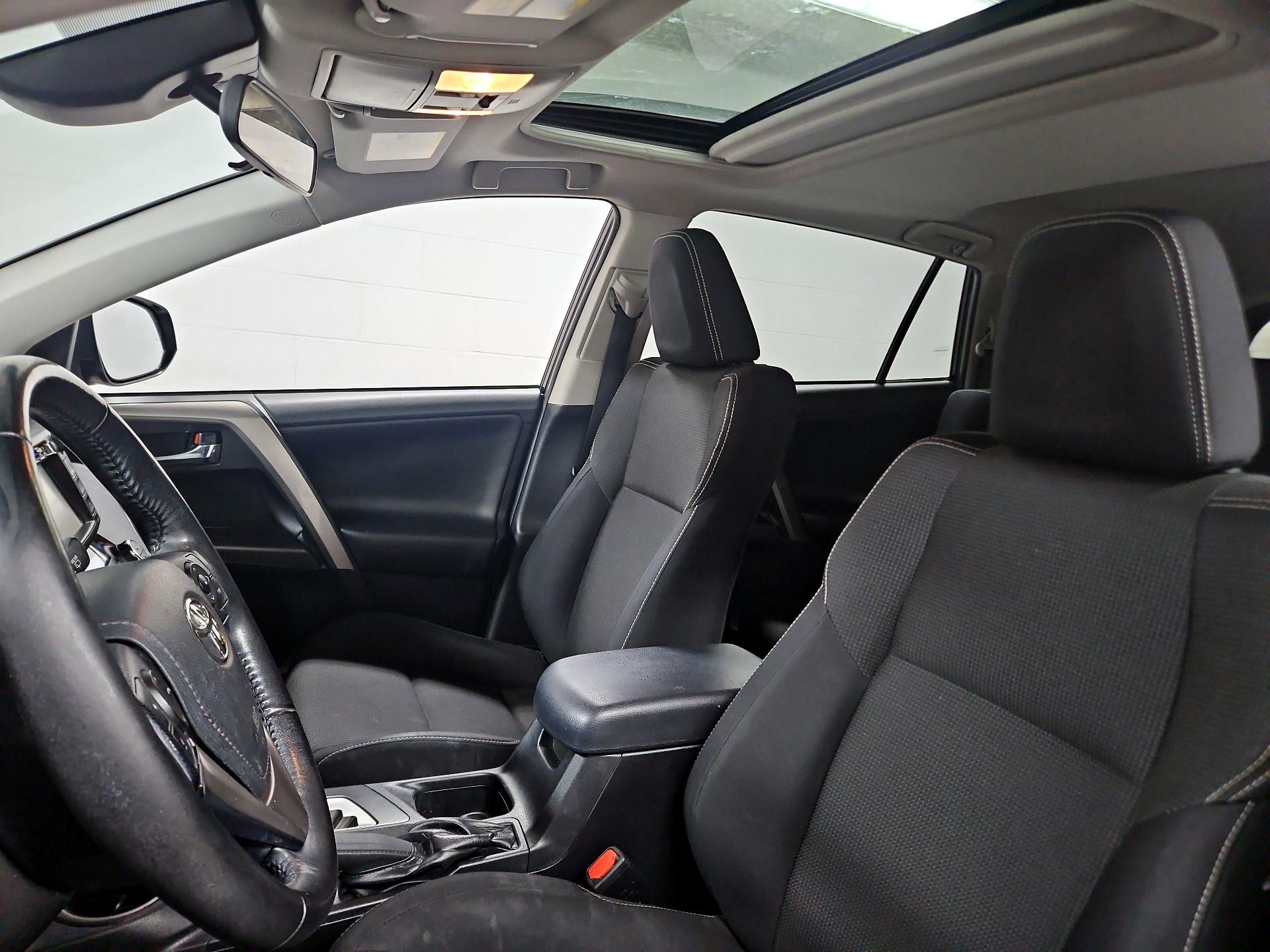Thumbnail: 2018 Toyota RAV4 - 19