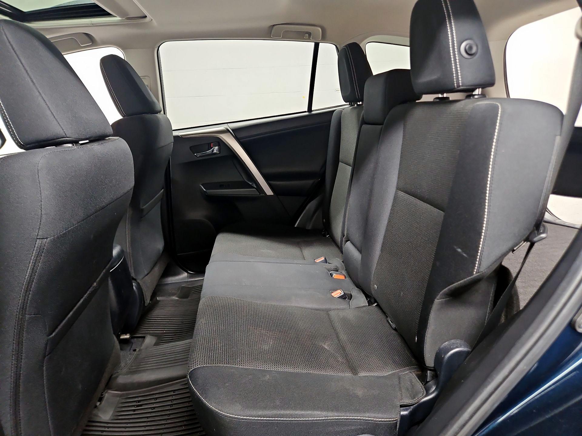Thumbnail: 2018 Toyota RAV4 - 20