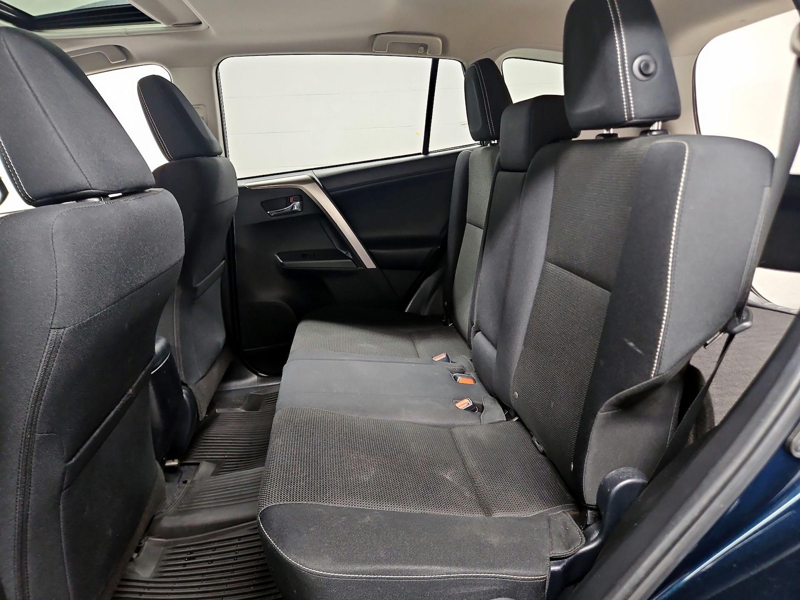 2018 Toyota RAV4 XLE - Photo 21