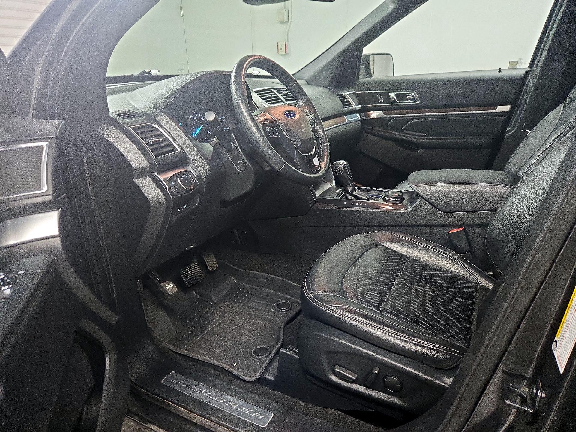 Thumbnail: 2019 Ford Explorer - 11