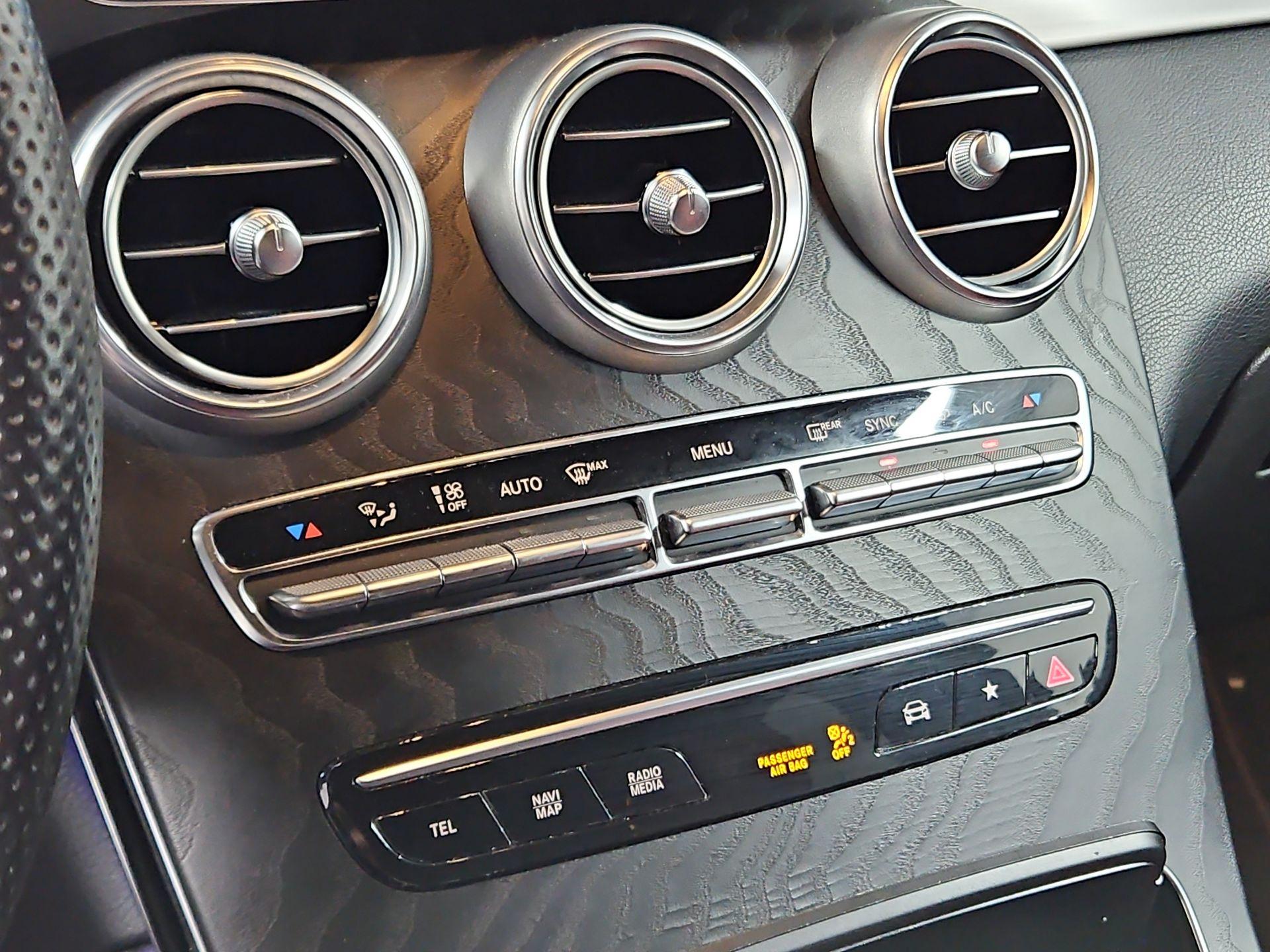 Thumbnail: 2022 Mercedes-Benz GLC - 16