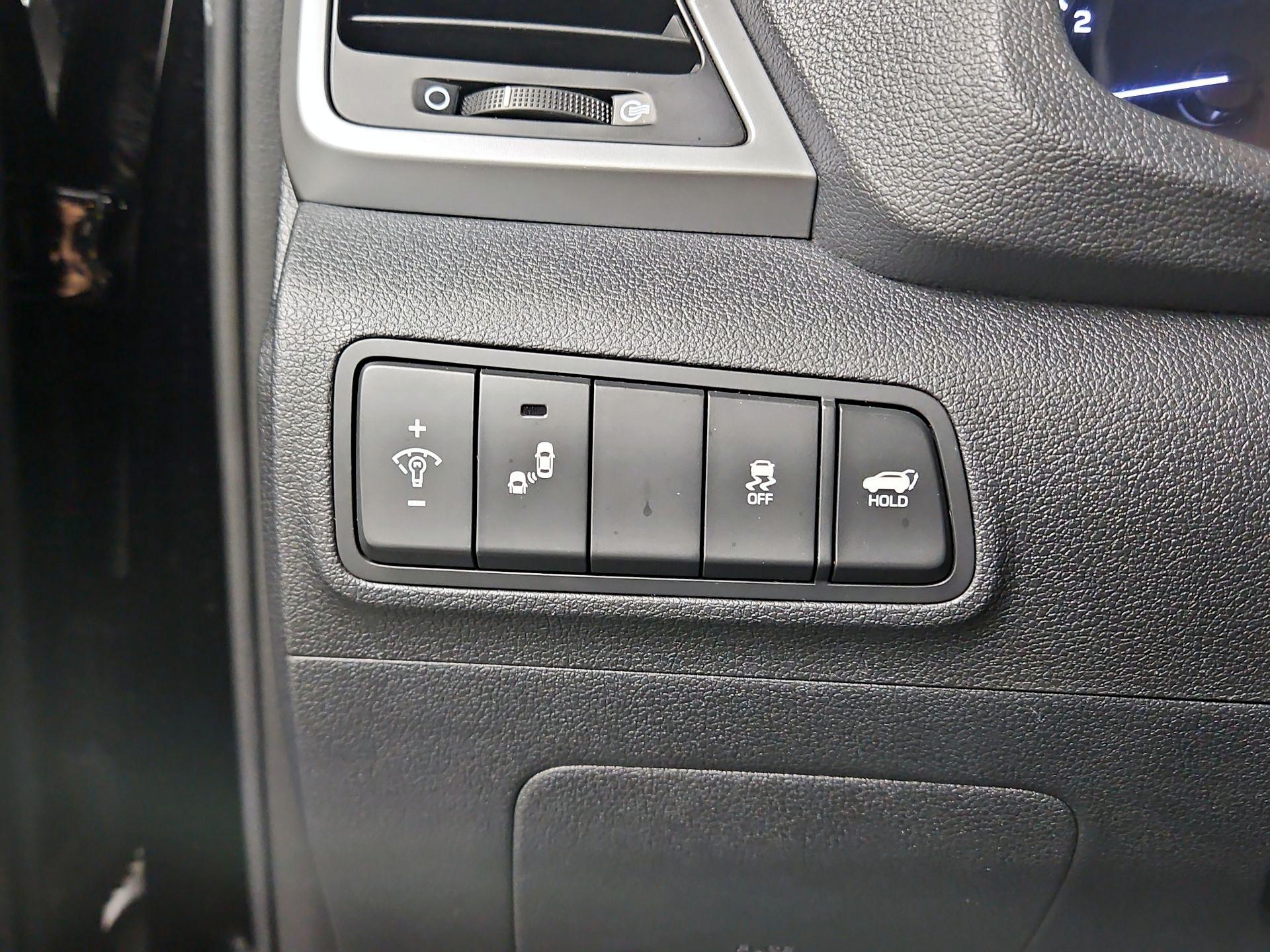 Thumbnail: 2016 Hyundai Tucson - 13