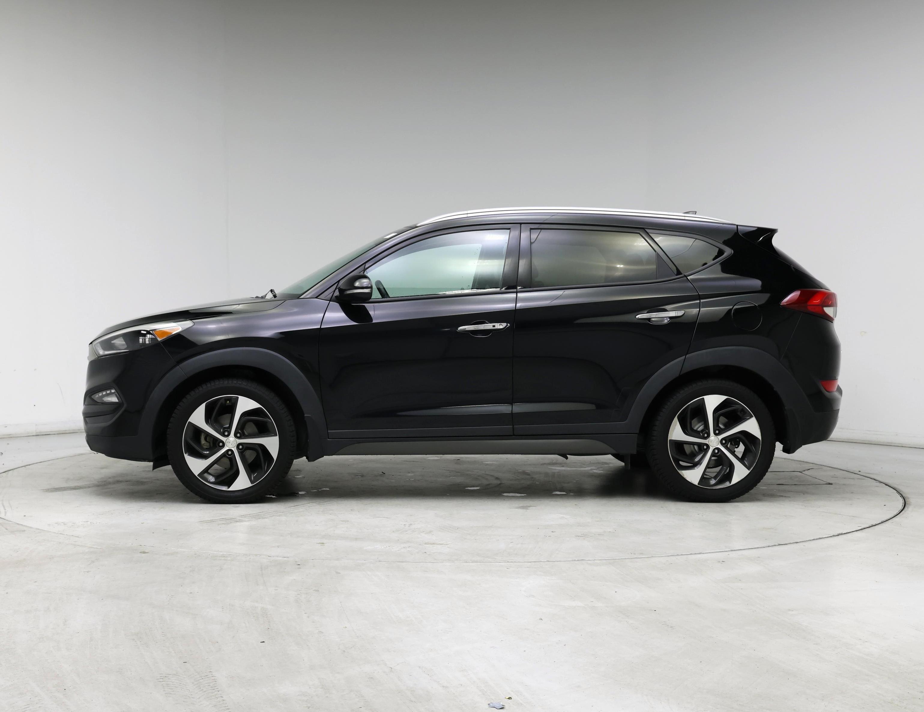 Thumbnail: 2016 Hyundai Tucson - 3