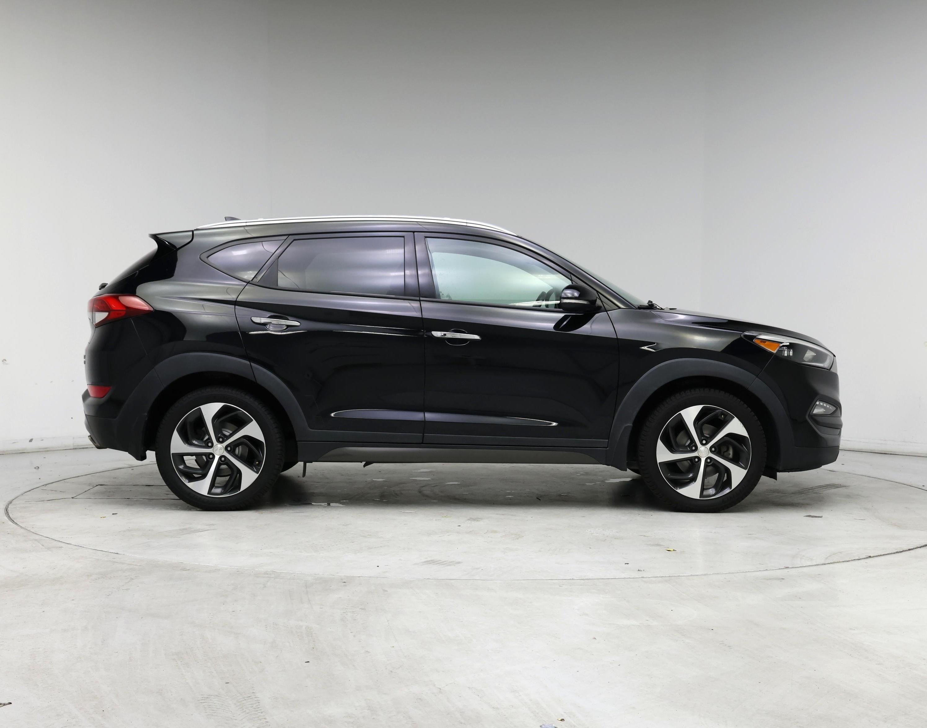 Thumbnail: 2016 Hyundai Tucson - 7