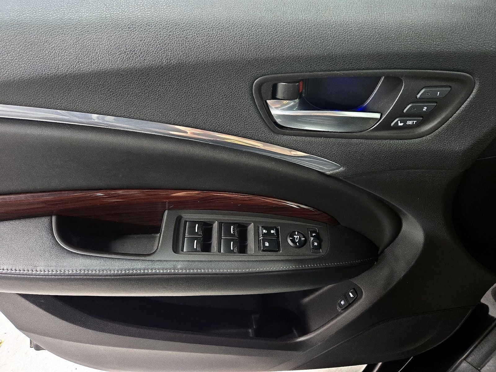 2014 Acura MDX Advance and Entertainment Package - Photo 13