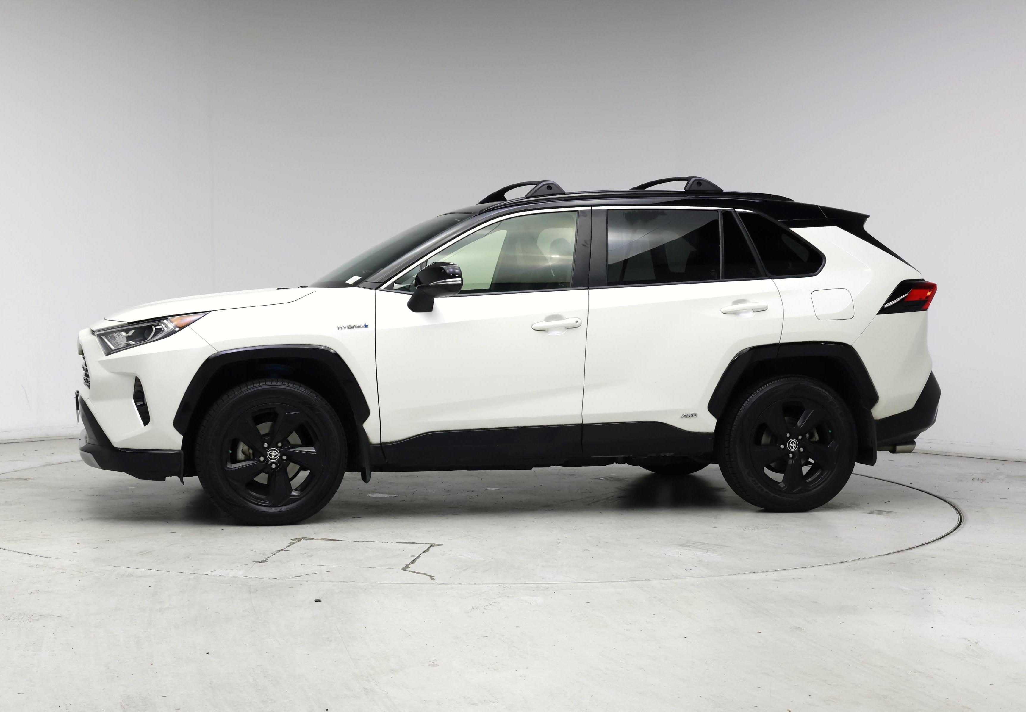 Thumbnail: 2020 Toyota RAV4 - 3