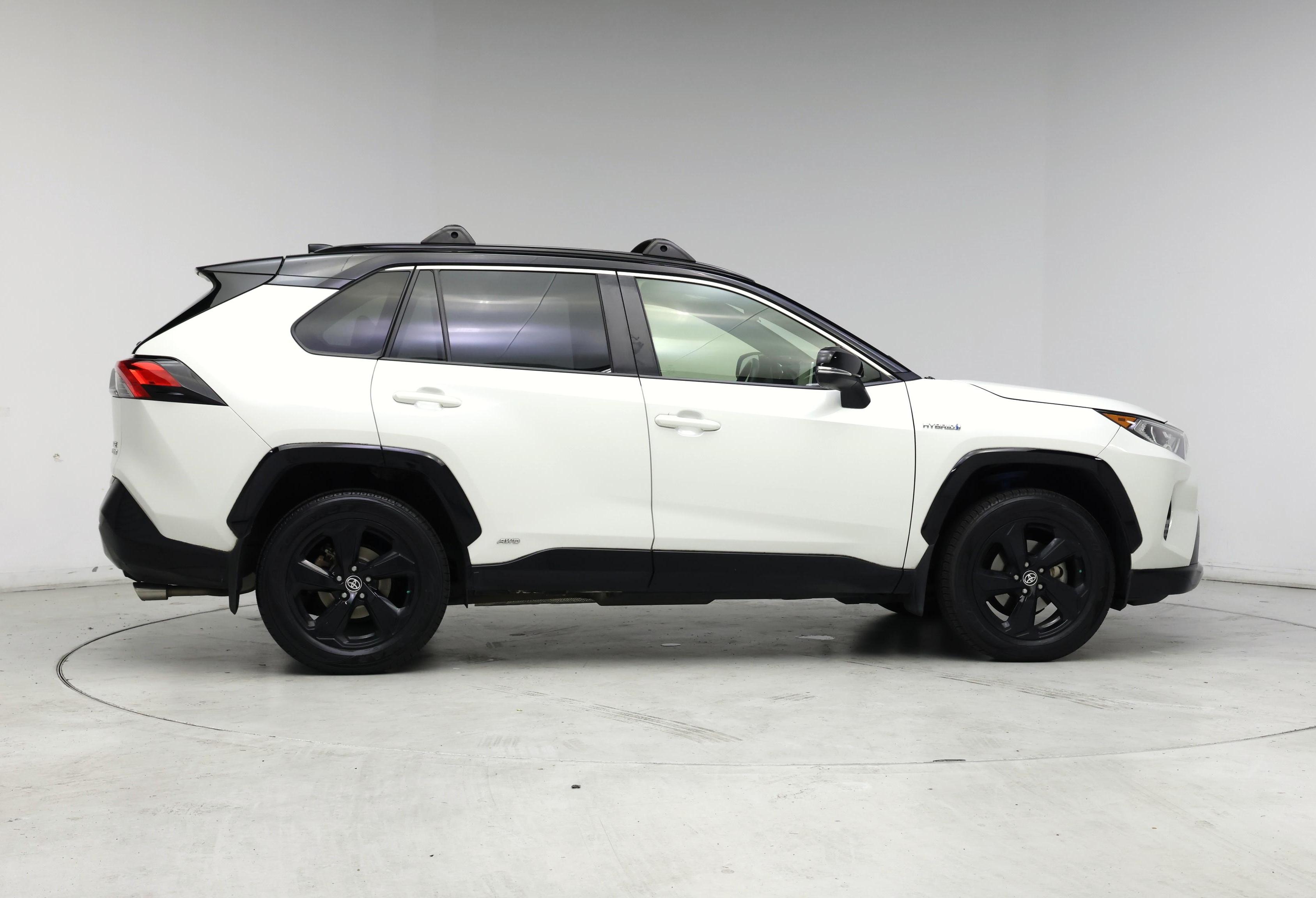 Thumbnail: 2020 Toyota RAV4 - 7