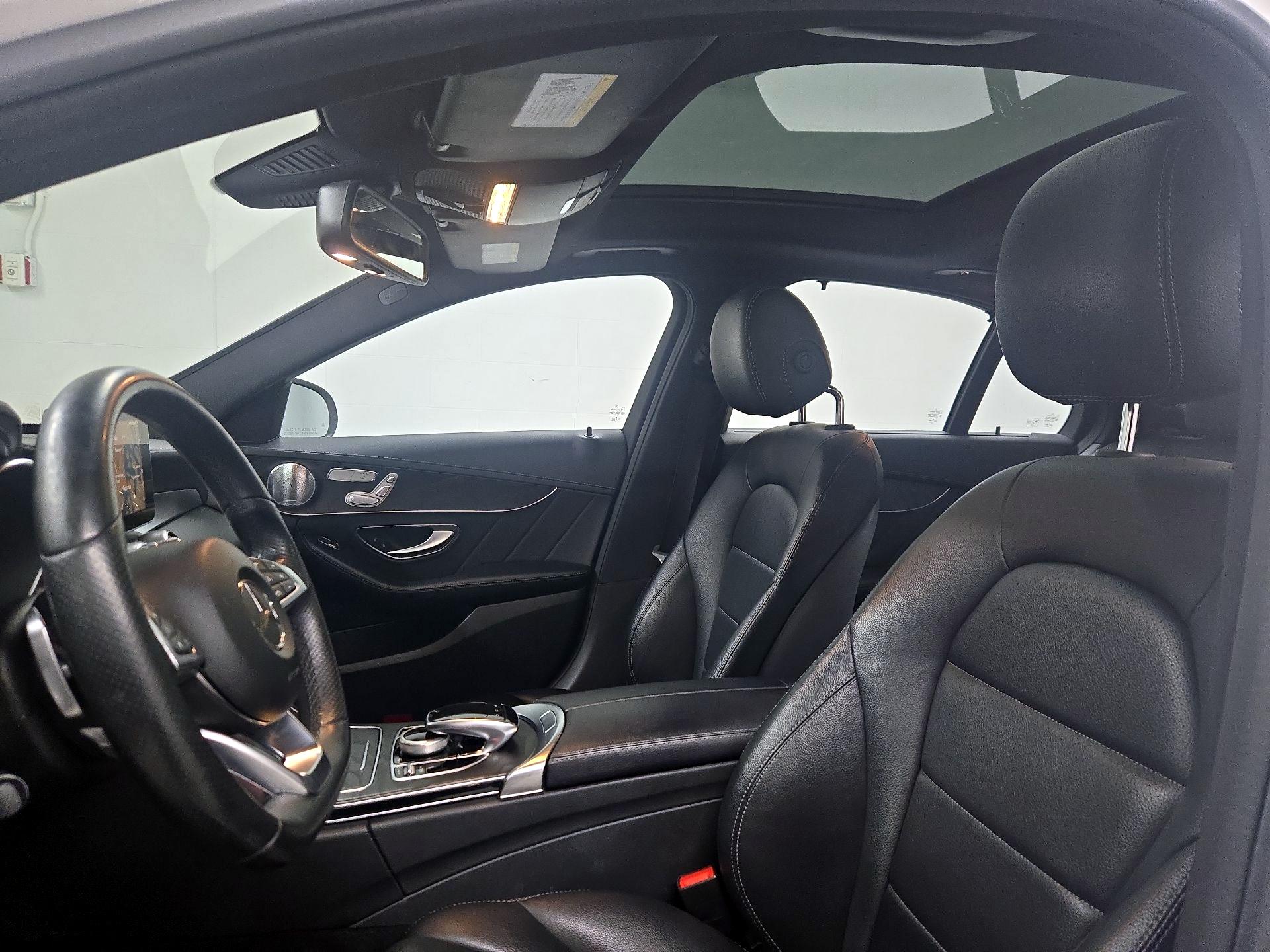 Thumbnail: 2015 Mercedes-Benz C-Class - 20