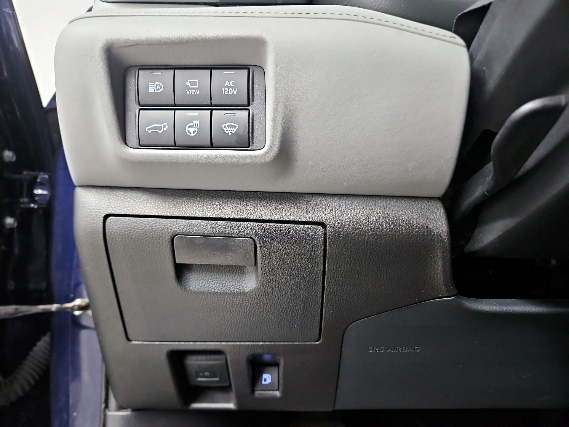 Thumbnail: 2021 Toyota Highlander - 13
