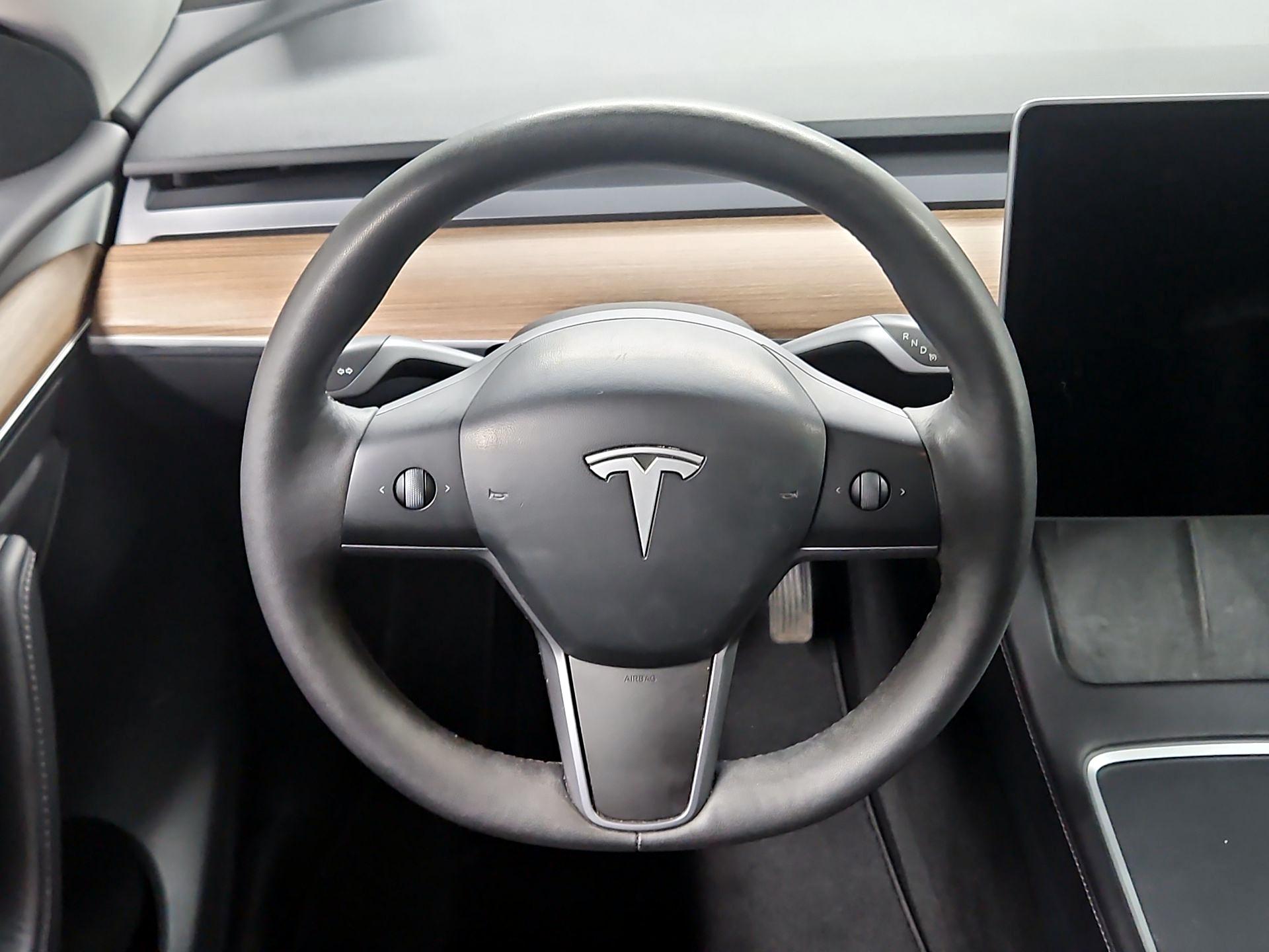 Thumbnail: 2025 Tesla Model Y - 10