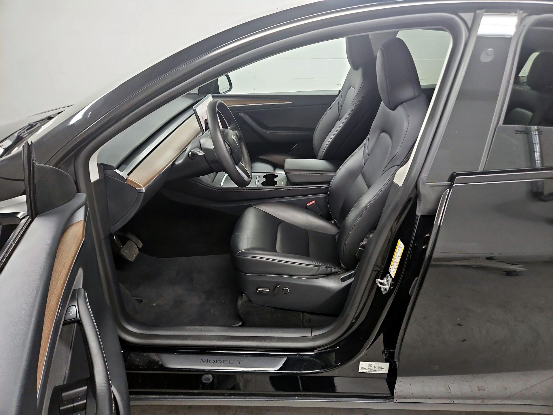 Thumbnail: 2025 Tesla Model Y - 11