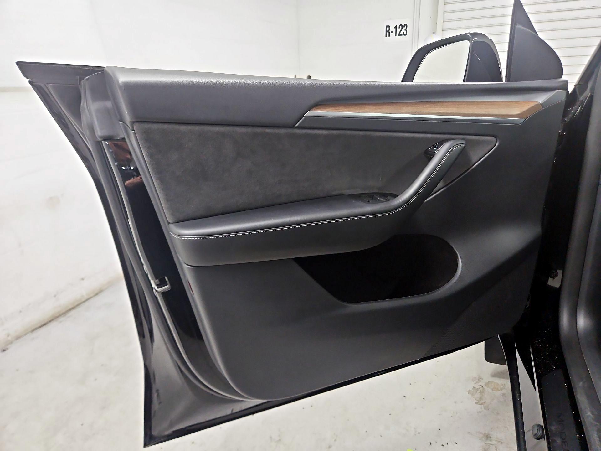 Thumbnail: 2025 Tesla Model Y - 12
