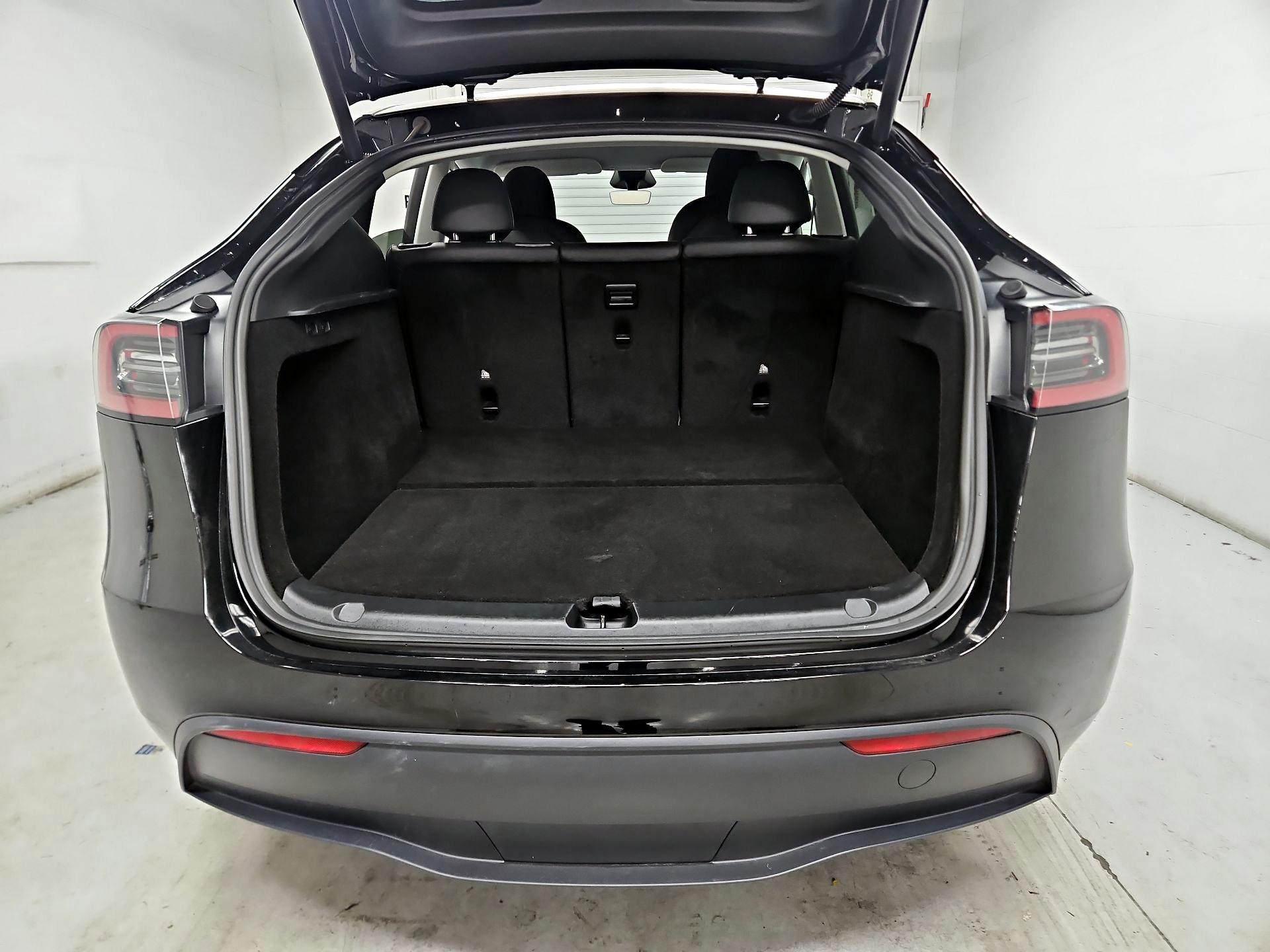 Thumbnail: 2025 Tesla Model Y - 20