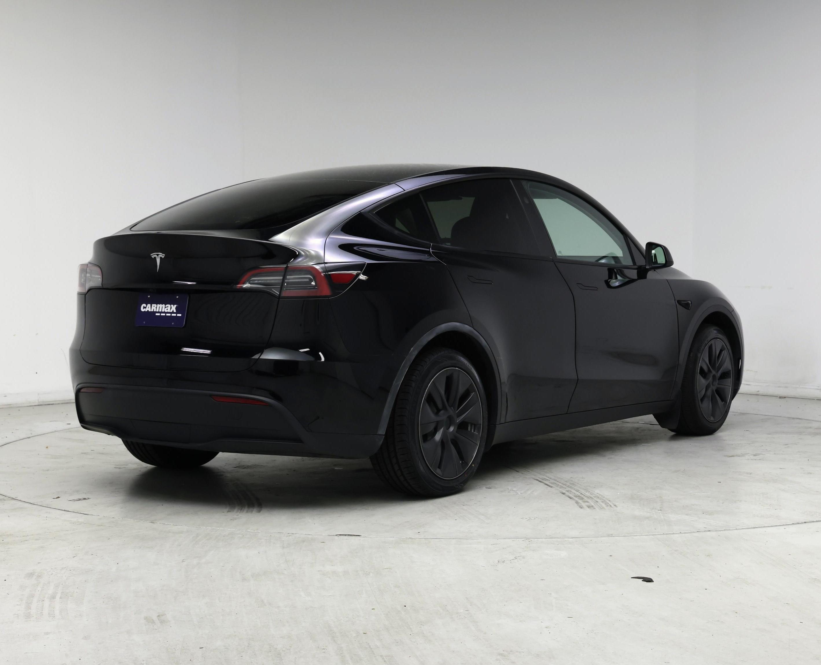 Thumbnail: 2025 Tesla Model Y - 8