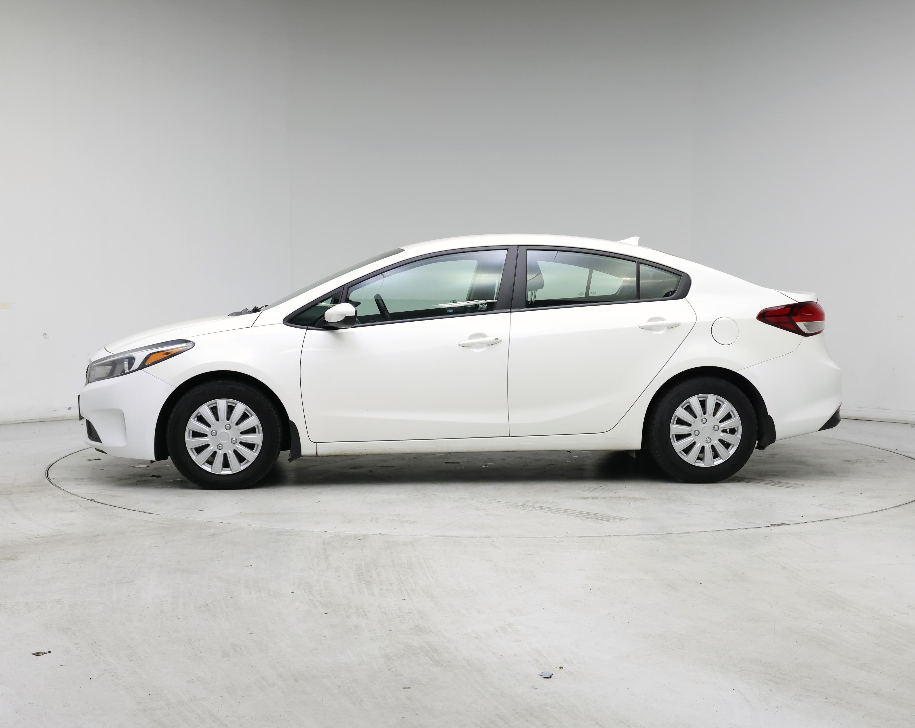 Thumbnail: 2018 Kia Forte - 3