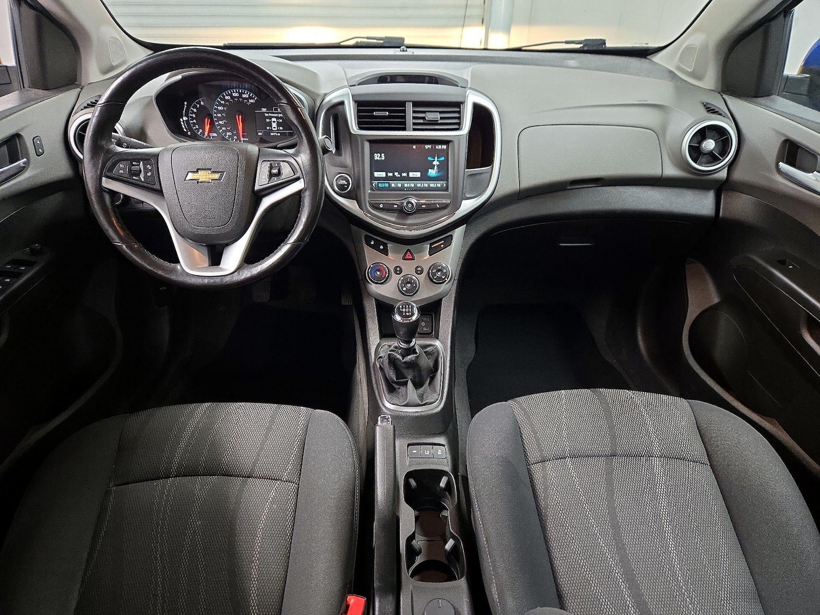2017 Chevrolet Sonic LT - Photo 10