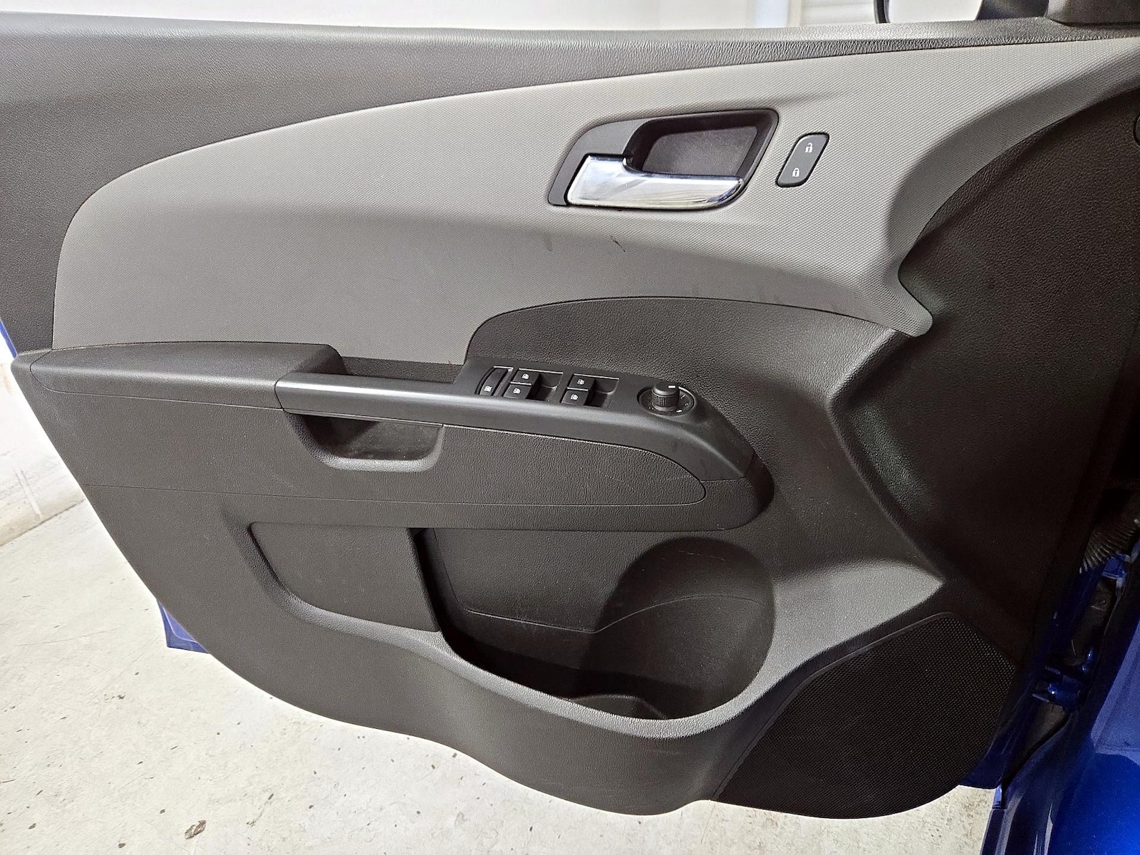 2017 Chevrolet Sonic LT - Photo 13