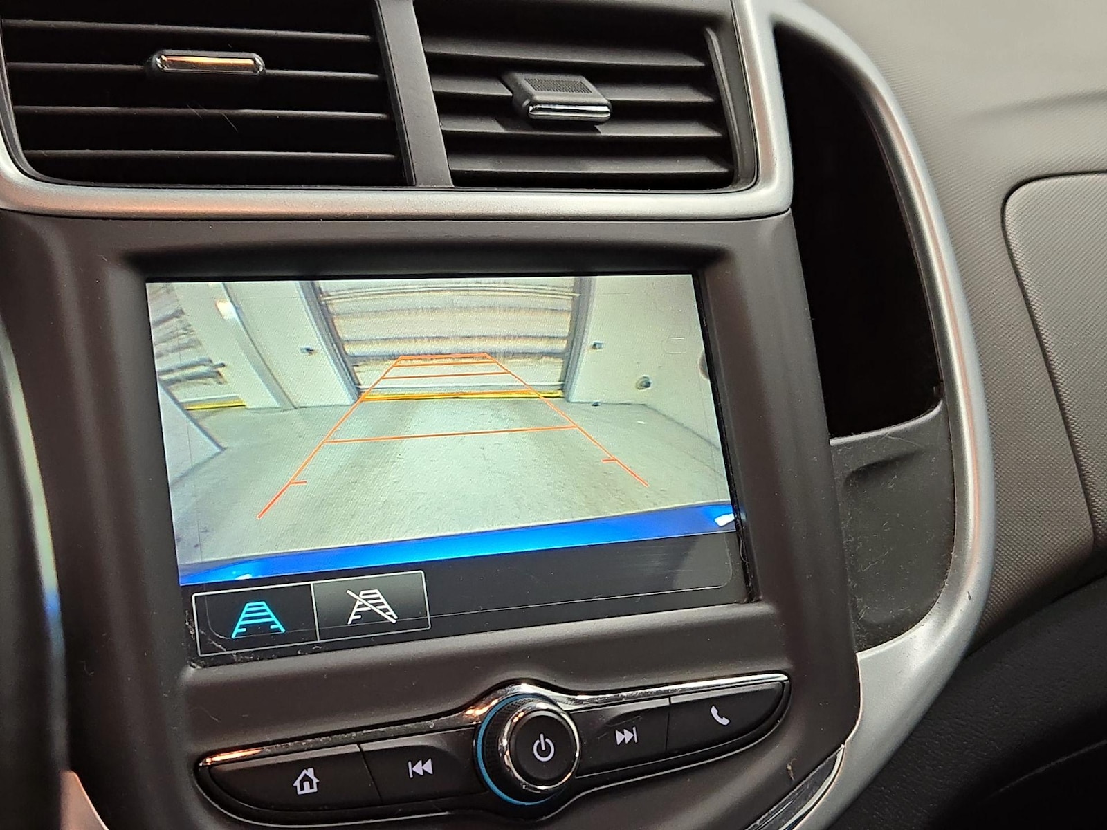 2017 Chevrolet Sonic LT - Photo 15