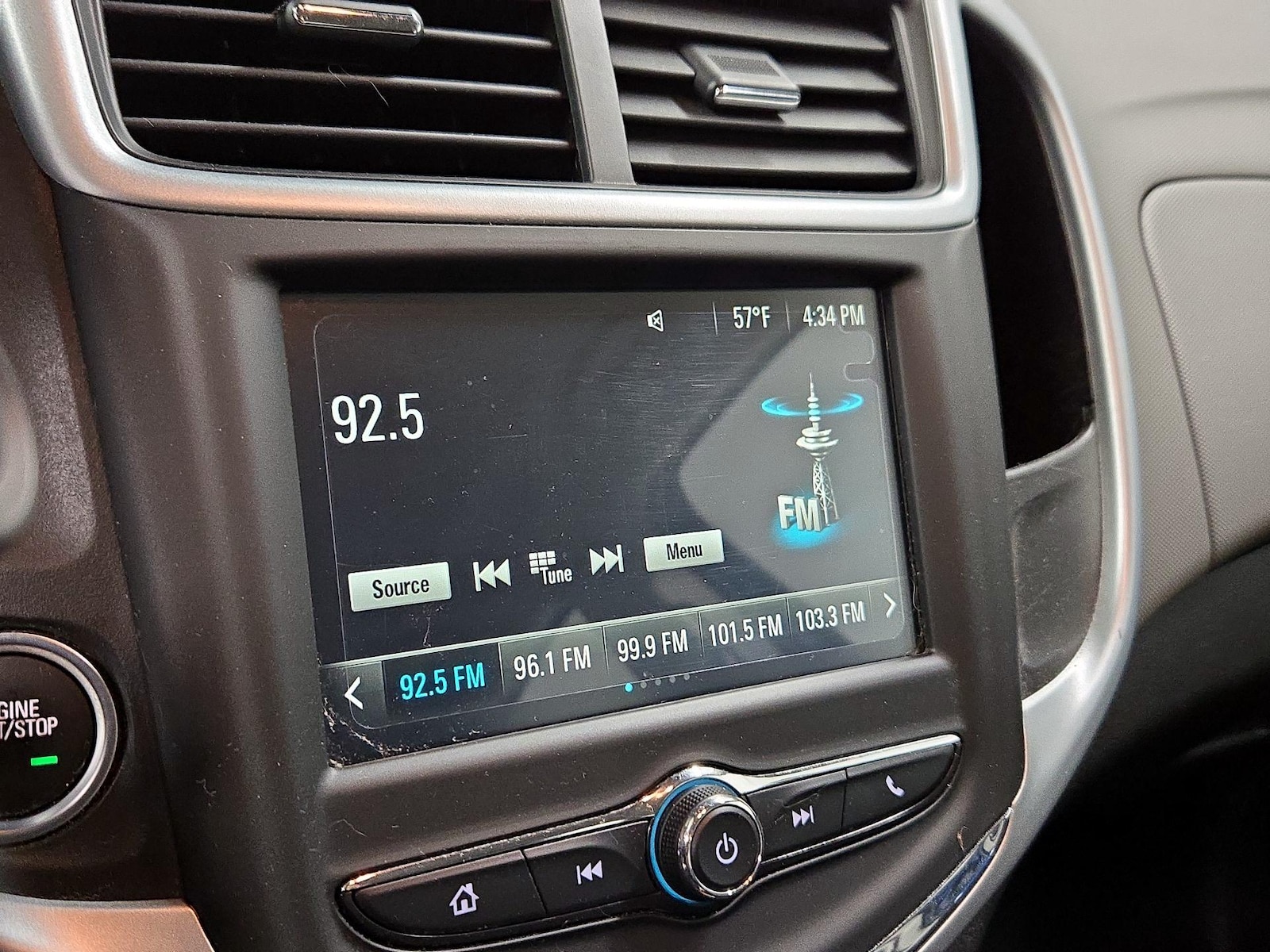 2017 Chevrolet Sonic LT - Photo 16