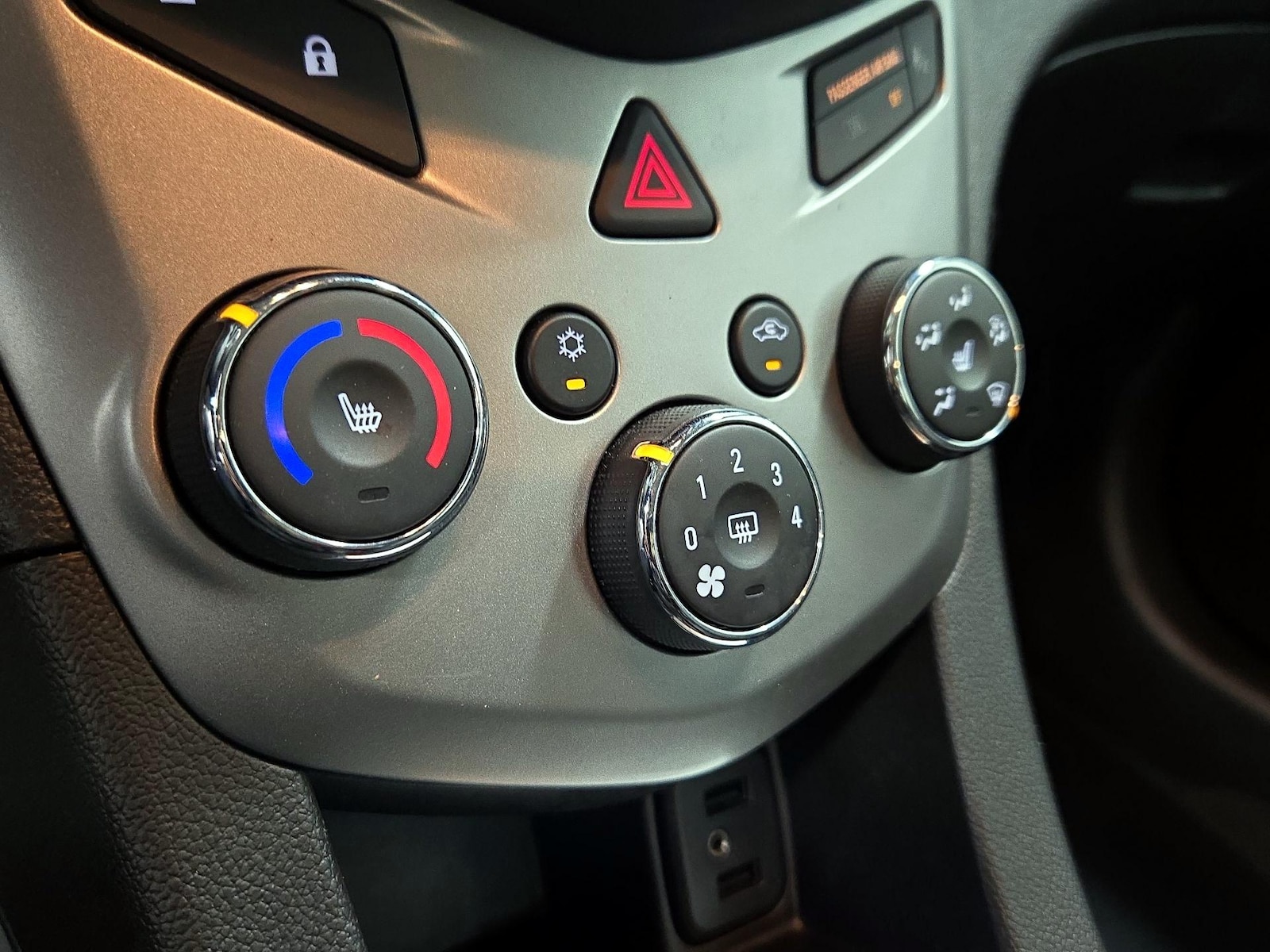 2017 Chevrolet Sonic LT - Photo 17
