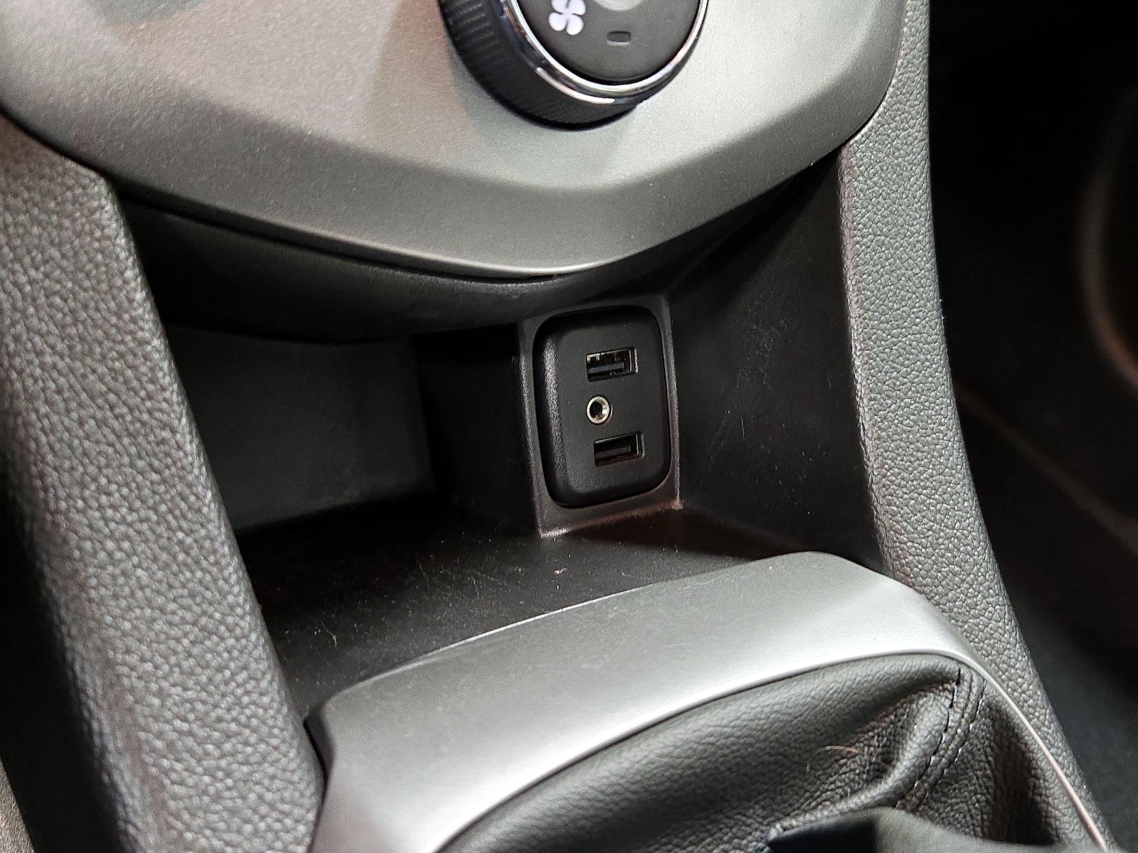 2017 Chevrolet Sonic LT - Photo 19