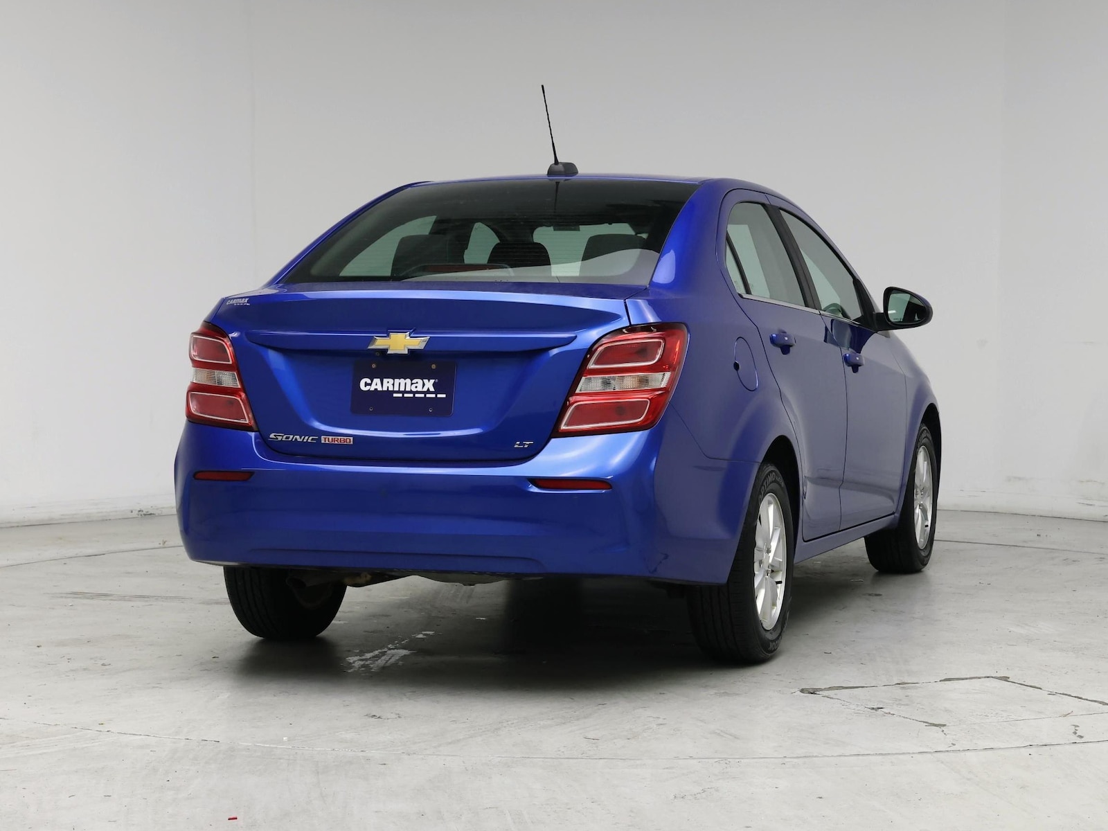 2017 Chevrolet Sonic LT - Photo 9