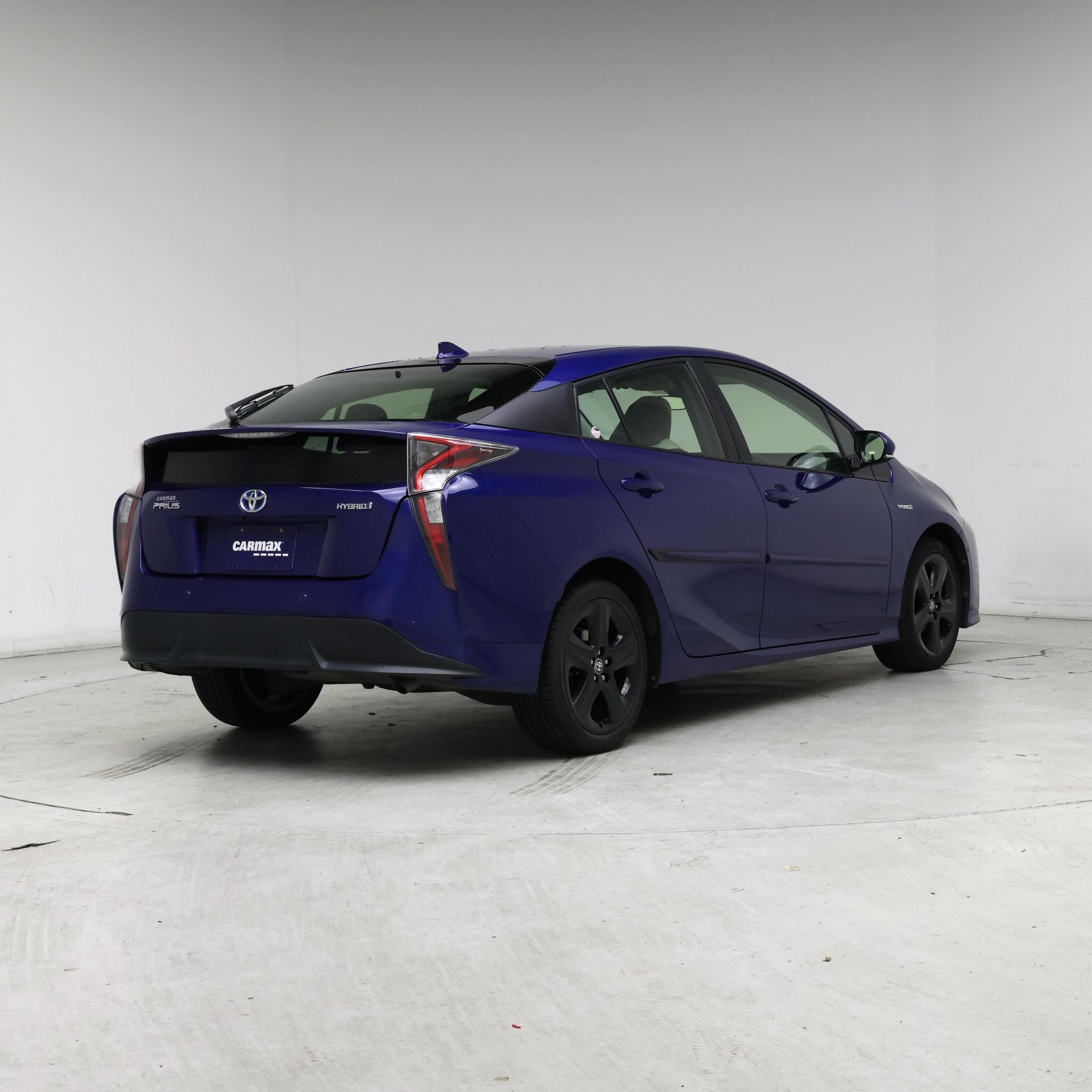 Thumbnail: 2017 Toyota Prius - 8
