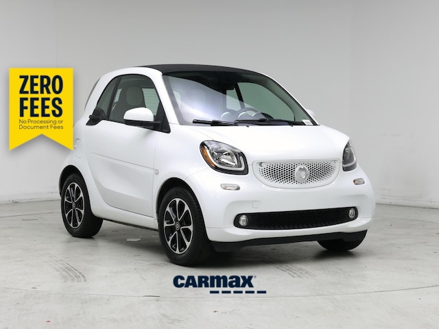 White 2017 smart fortwo passion Hatchback Rear-Wheel Drive Automatic