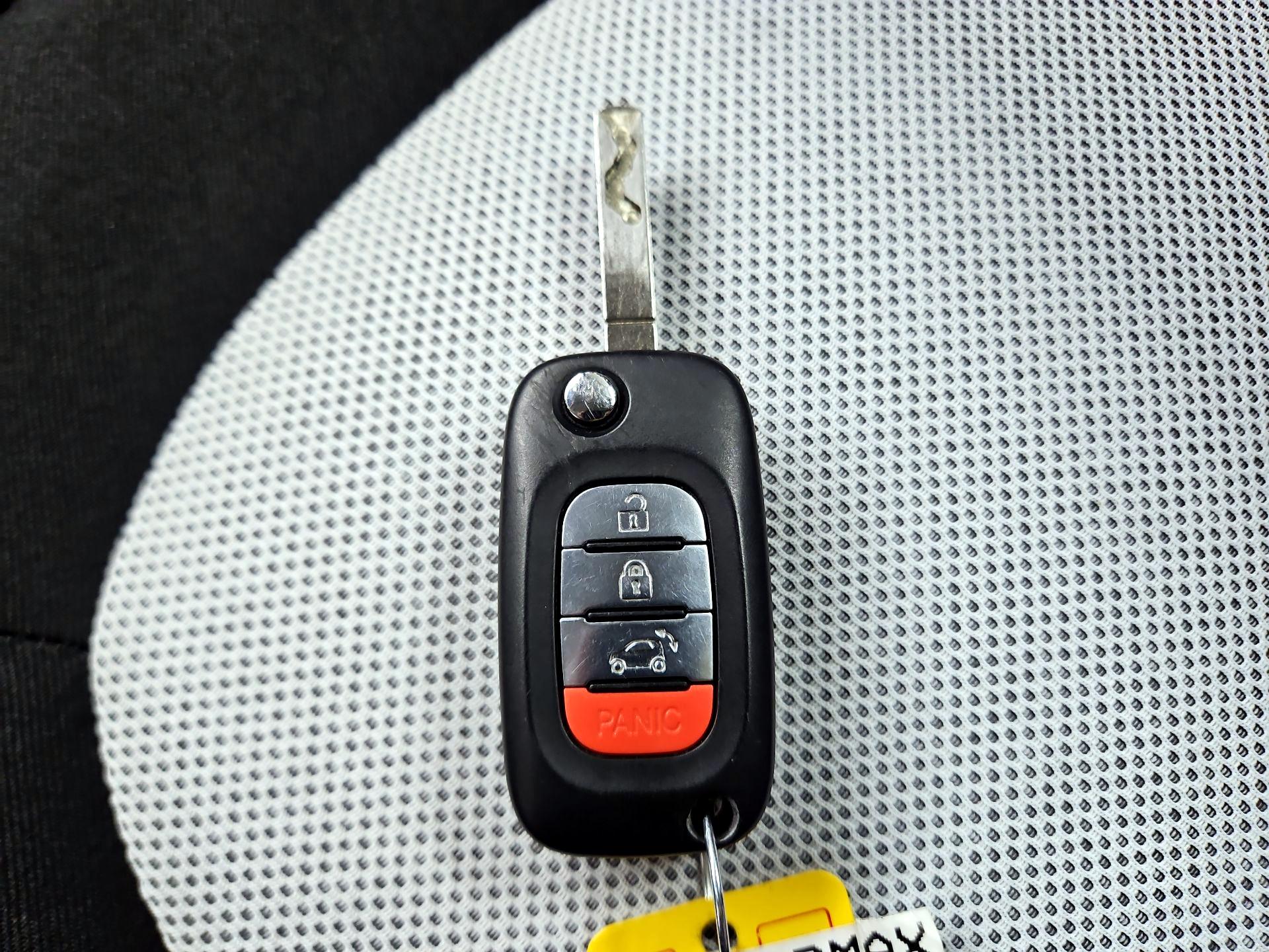 Thumbnail: 2017 smart fortwo - 20