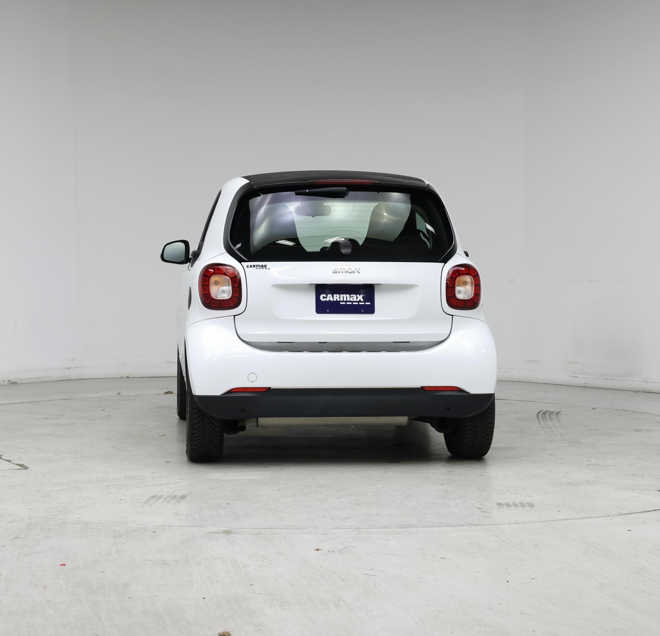 Thumbnail: 2017 smart fortwo - 6