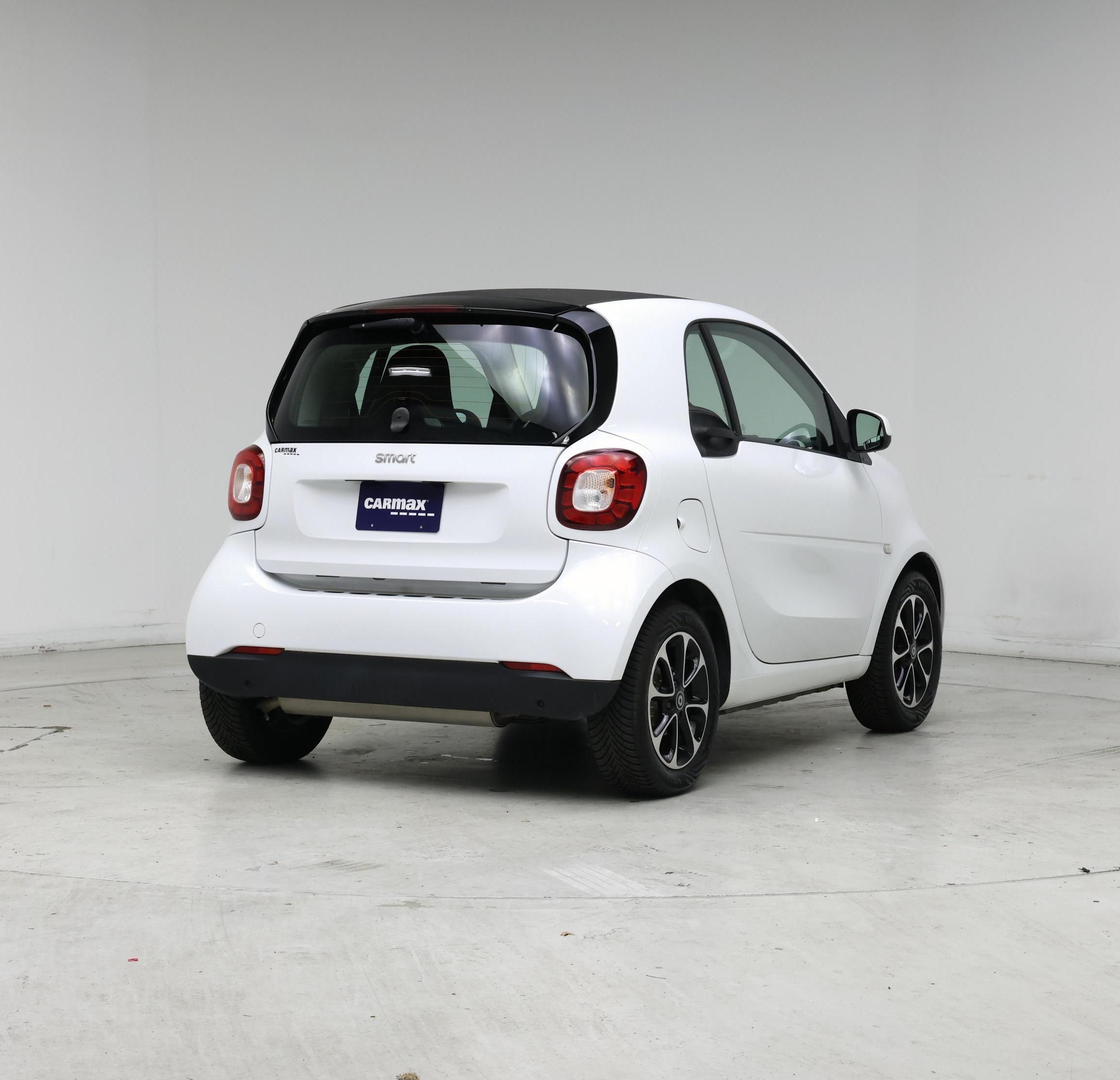 Thumbnail: 2017 smart fortwo - 8