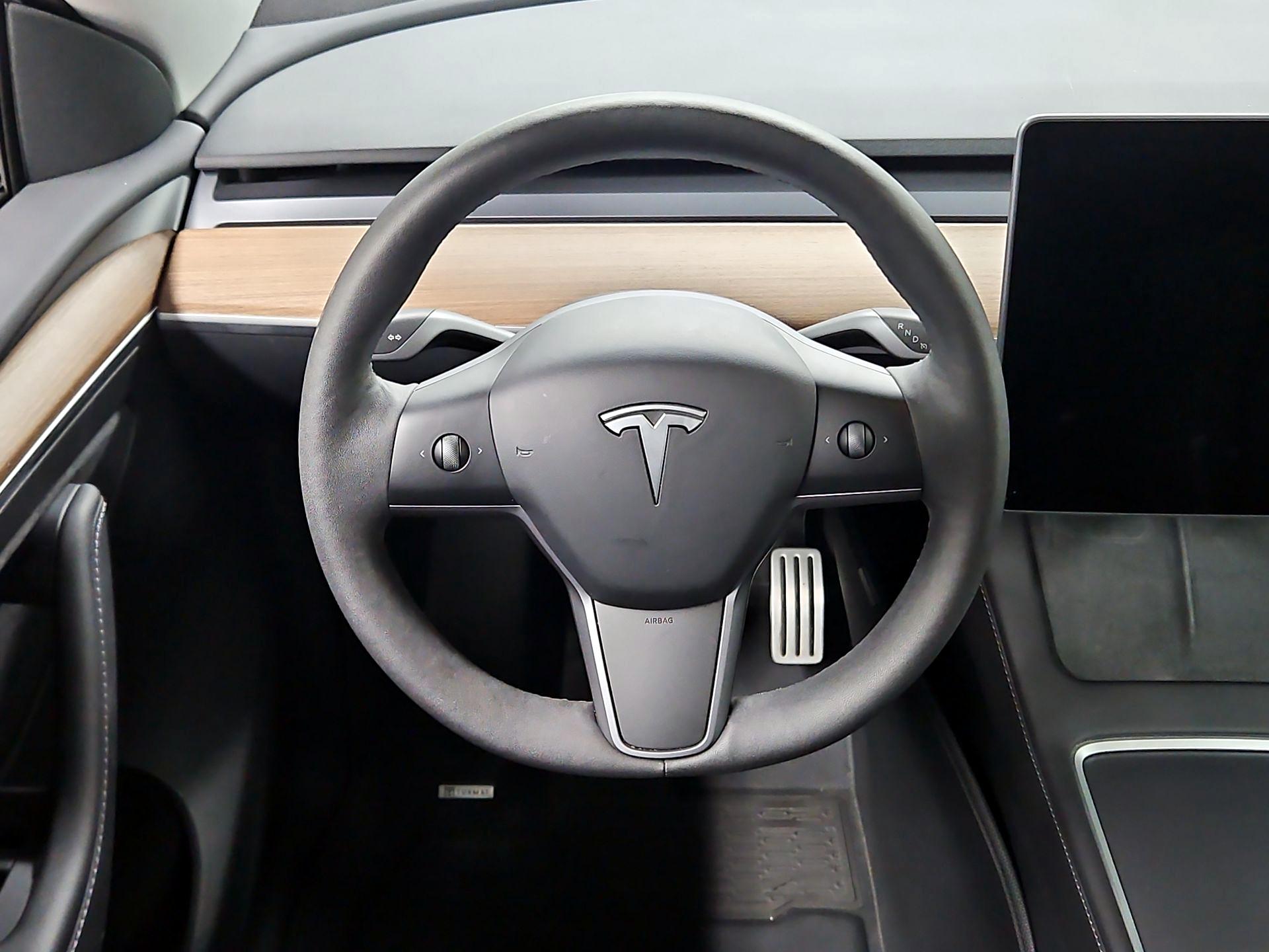 Thumbnail: 2023 Tesla Model Y - 10