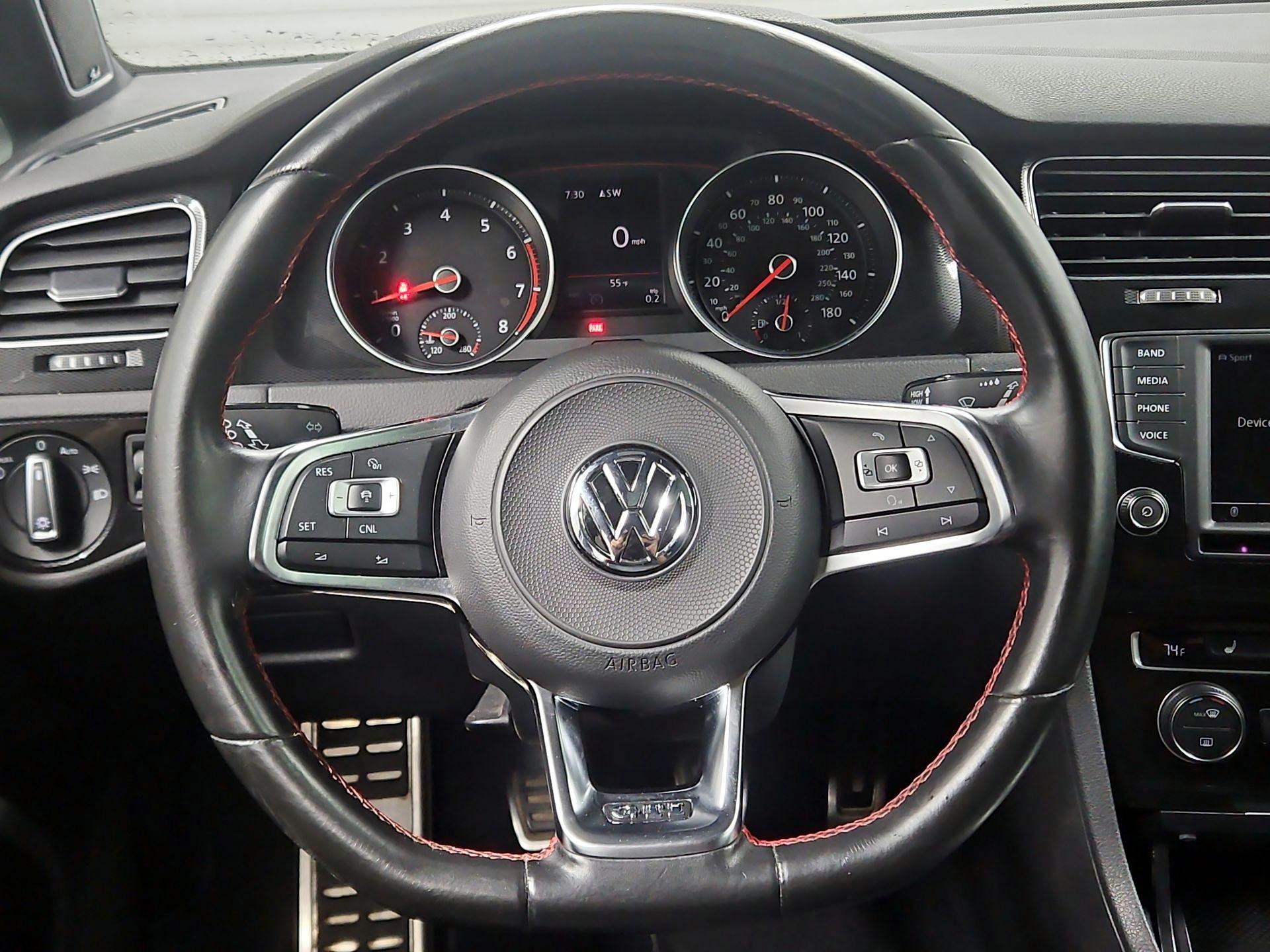 Thumbnail: 2017 Volkswagen Golf - 10