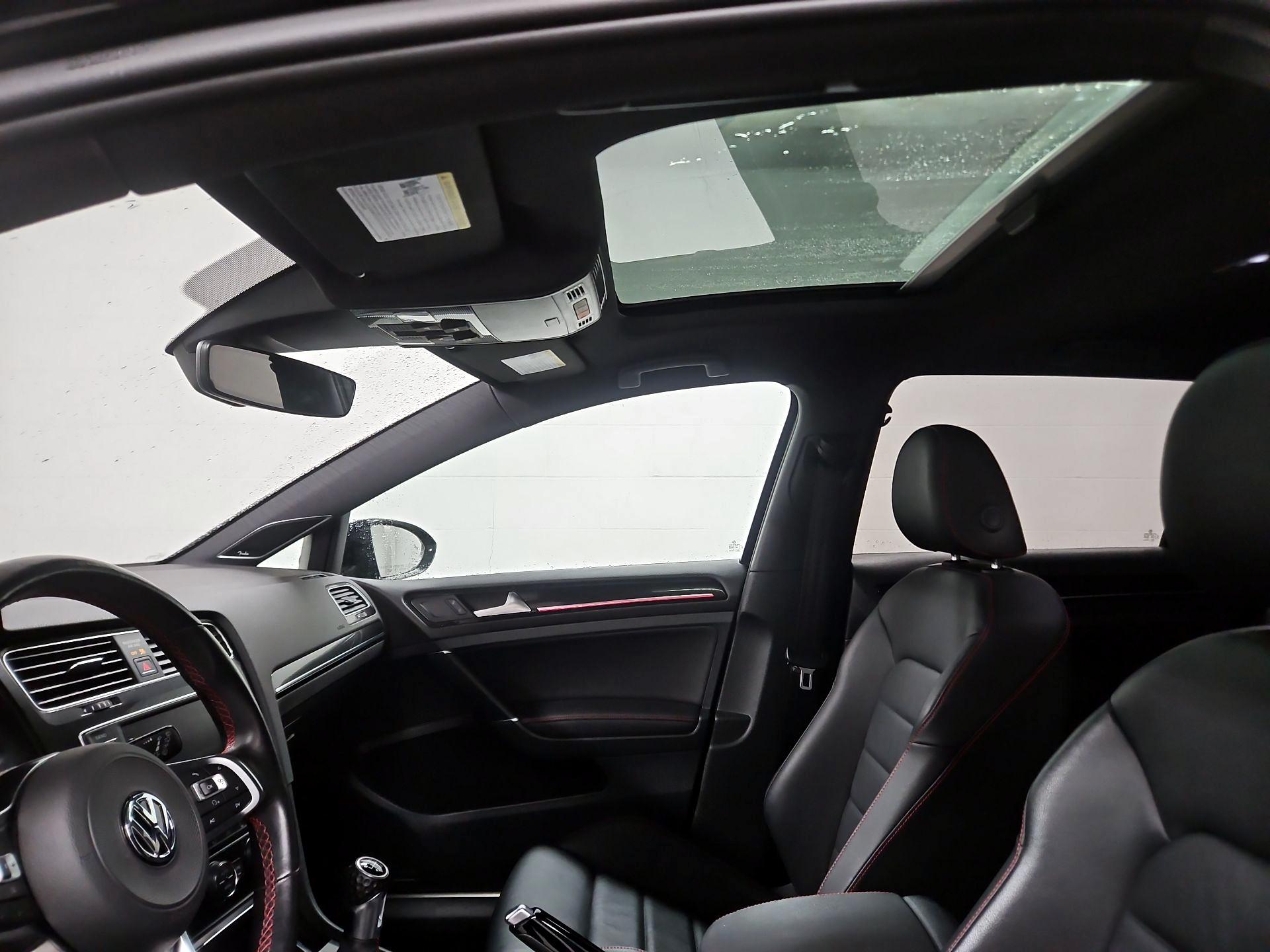 Thumbnail: 2017 Volkswagen Golf - 19