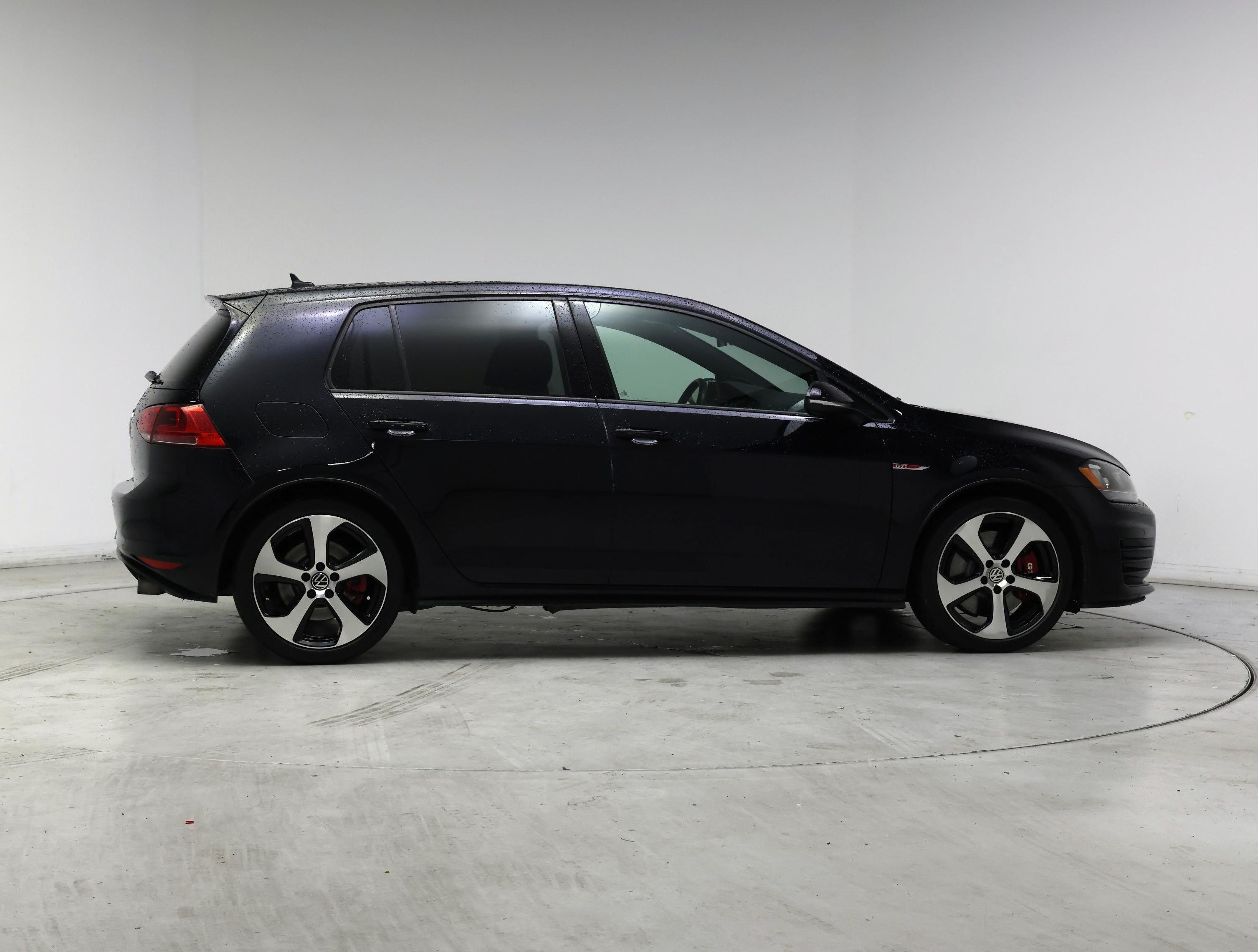 Thumbnail: 2017 Volkswagen Golf - 7