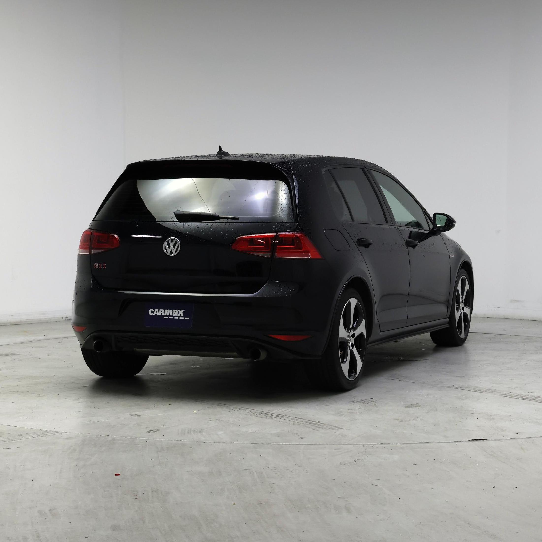 Thumbnail: 2017 Volkswagen Golf - 8