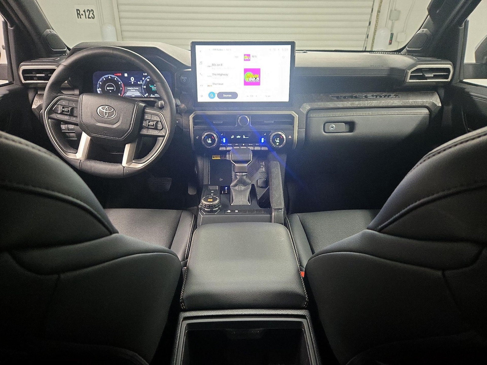 2025 Toyota Tacoma Limited - Photo 10