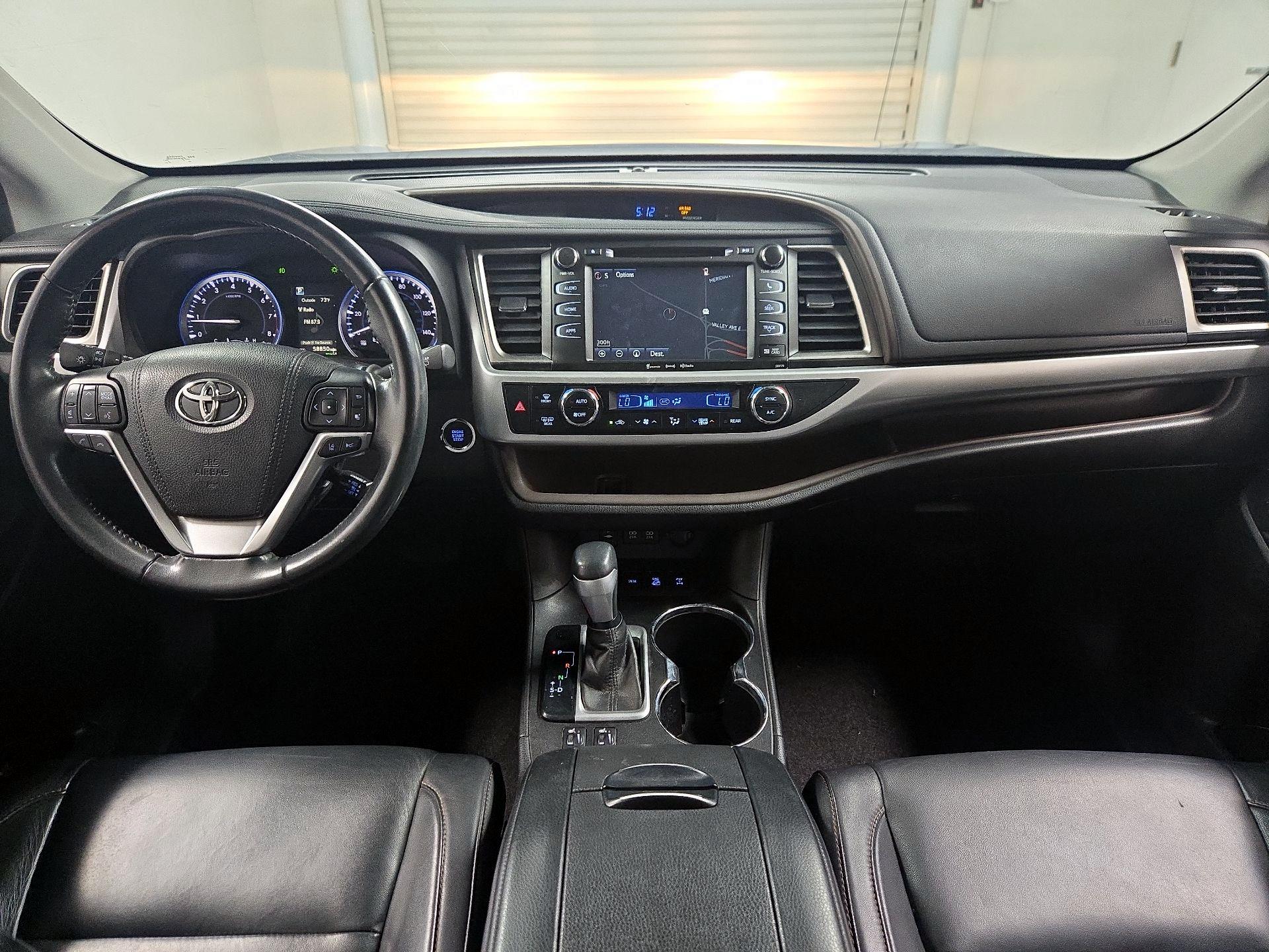 Thumbnail: 2017 Toyota Highlander - 9
