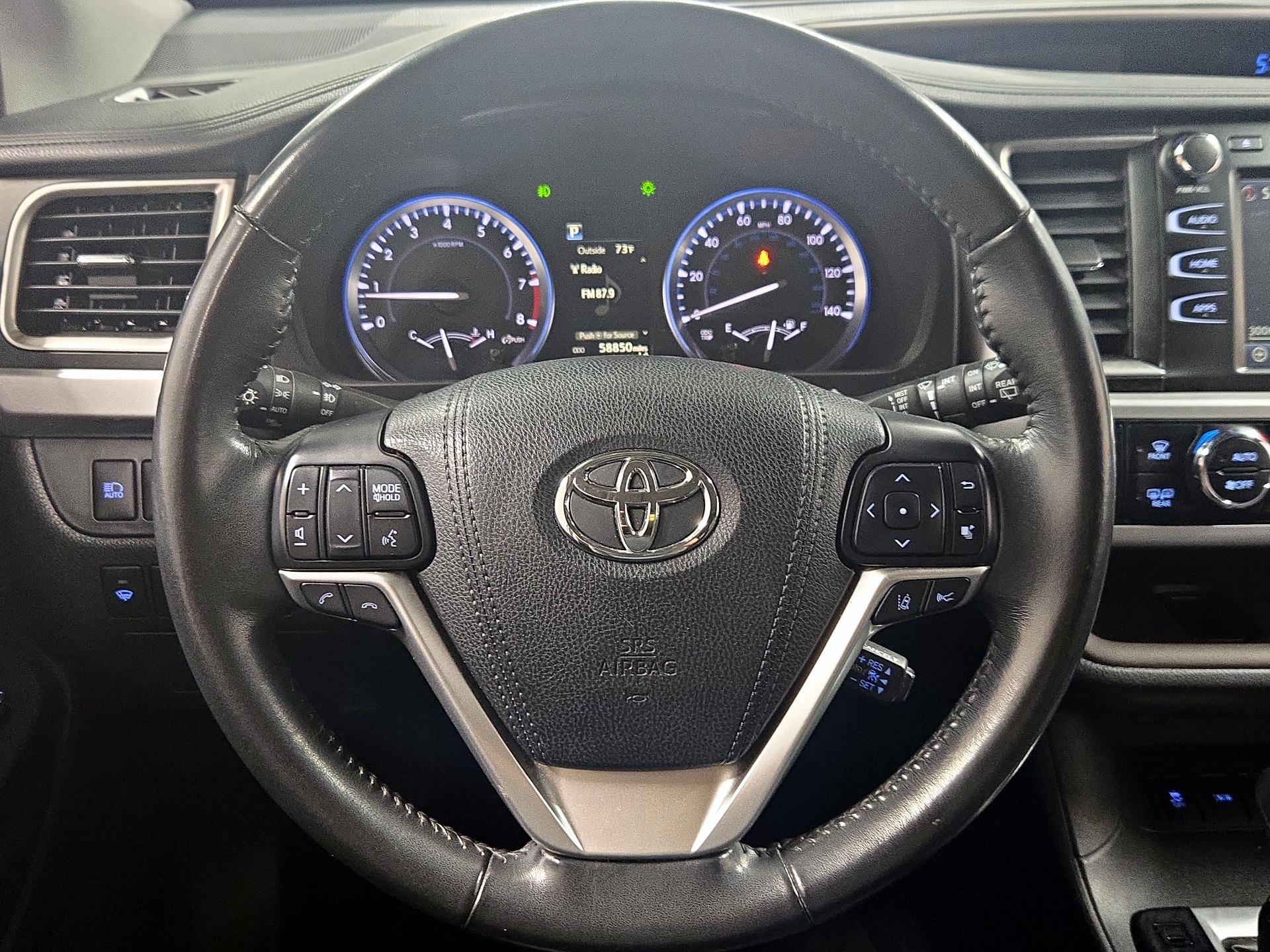 Thumbnail: 2017 Toyota Highlander - 10