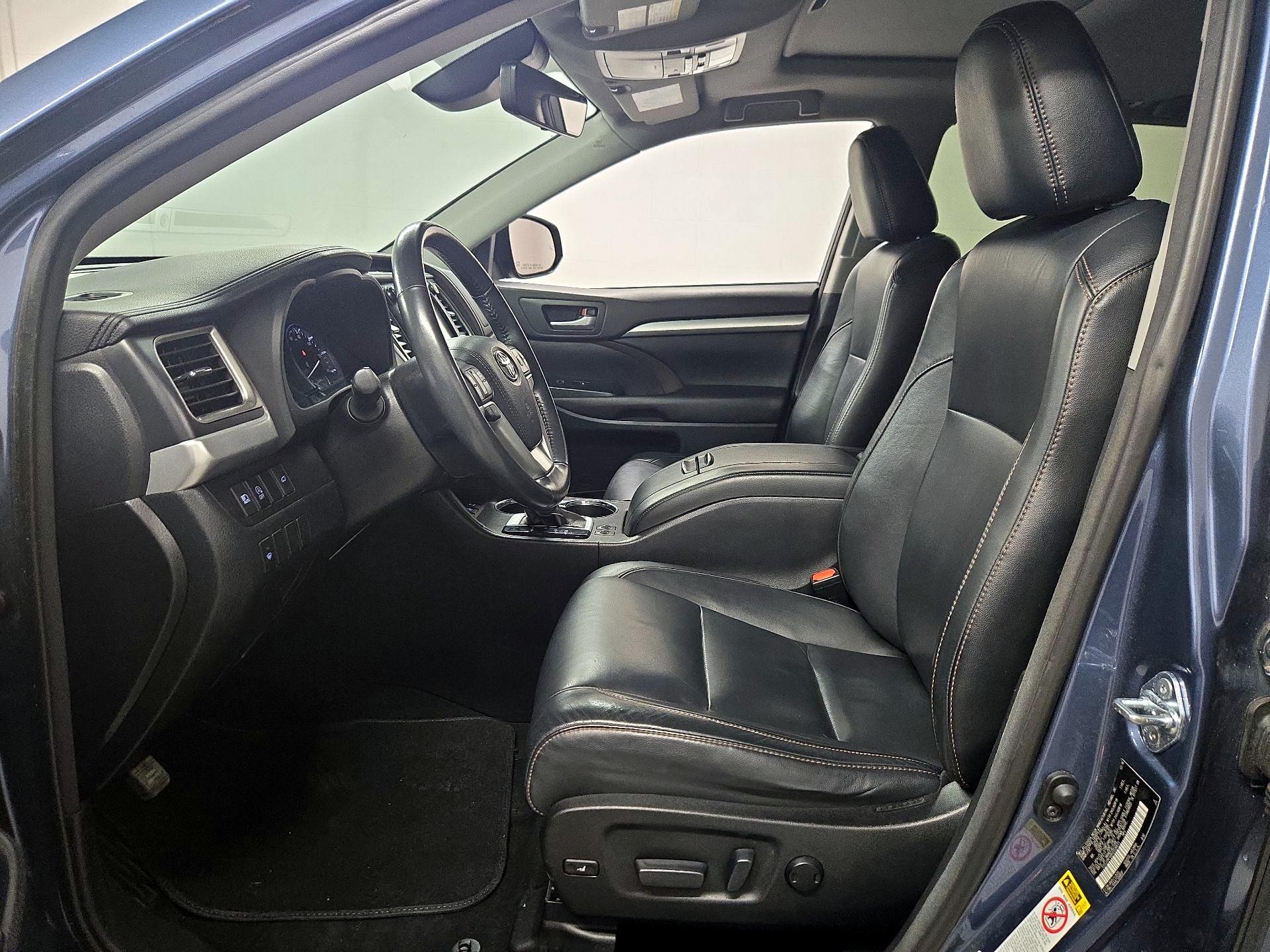 Thumbnail: 2017 Toyota Highlander - 11
