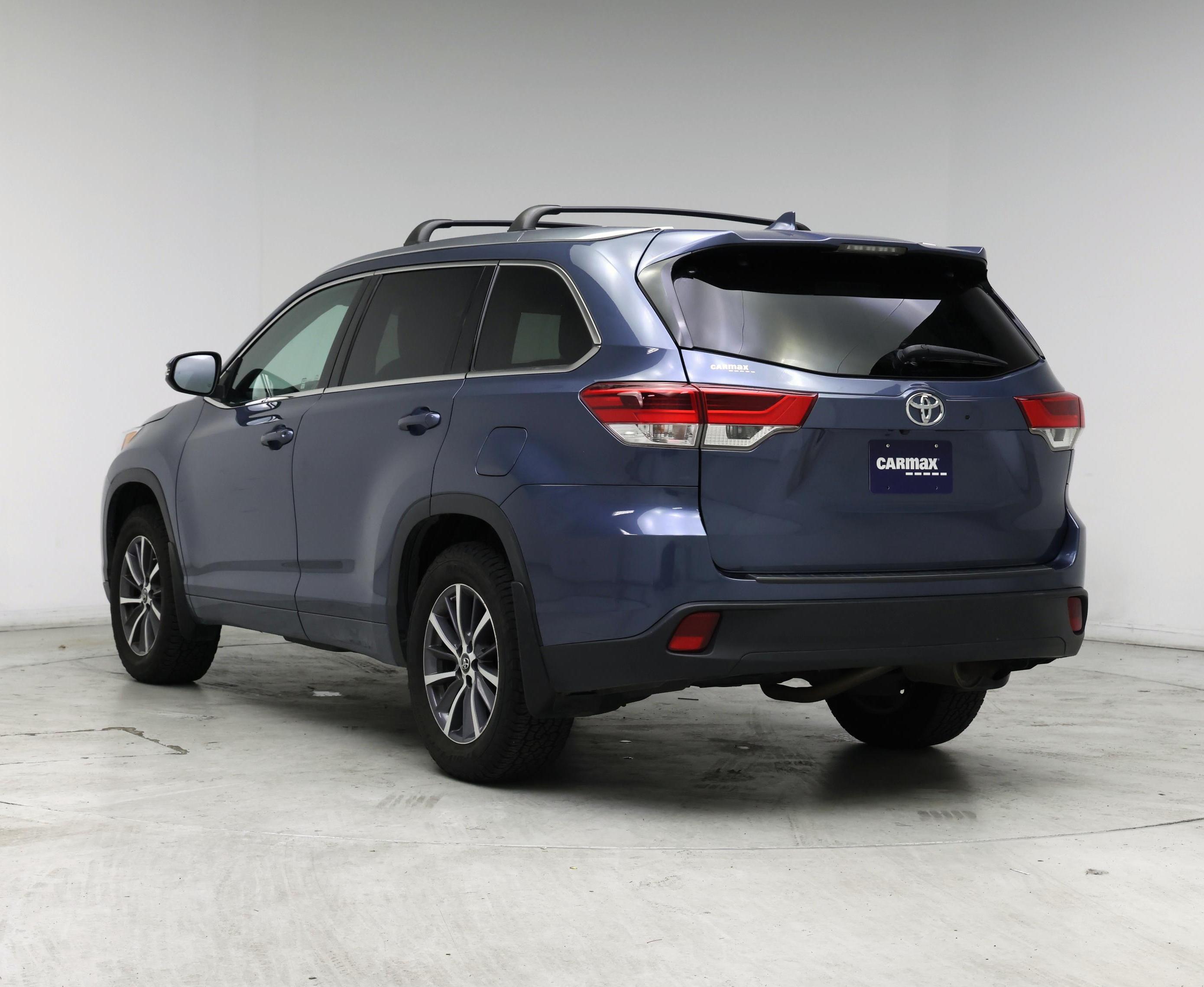 Thumbnail: 2017 Toyota Highlander - 2