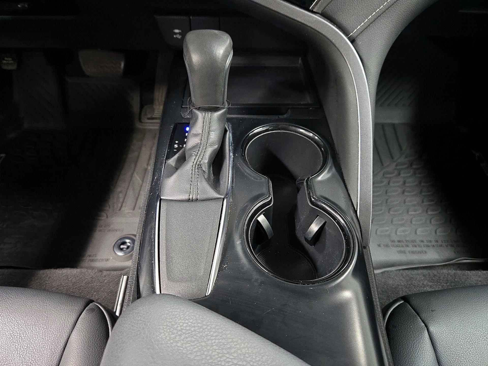 Thumbnail: 2019 Toyota Camry - 17