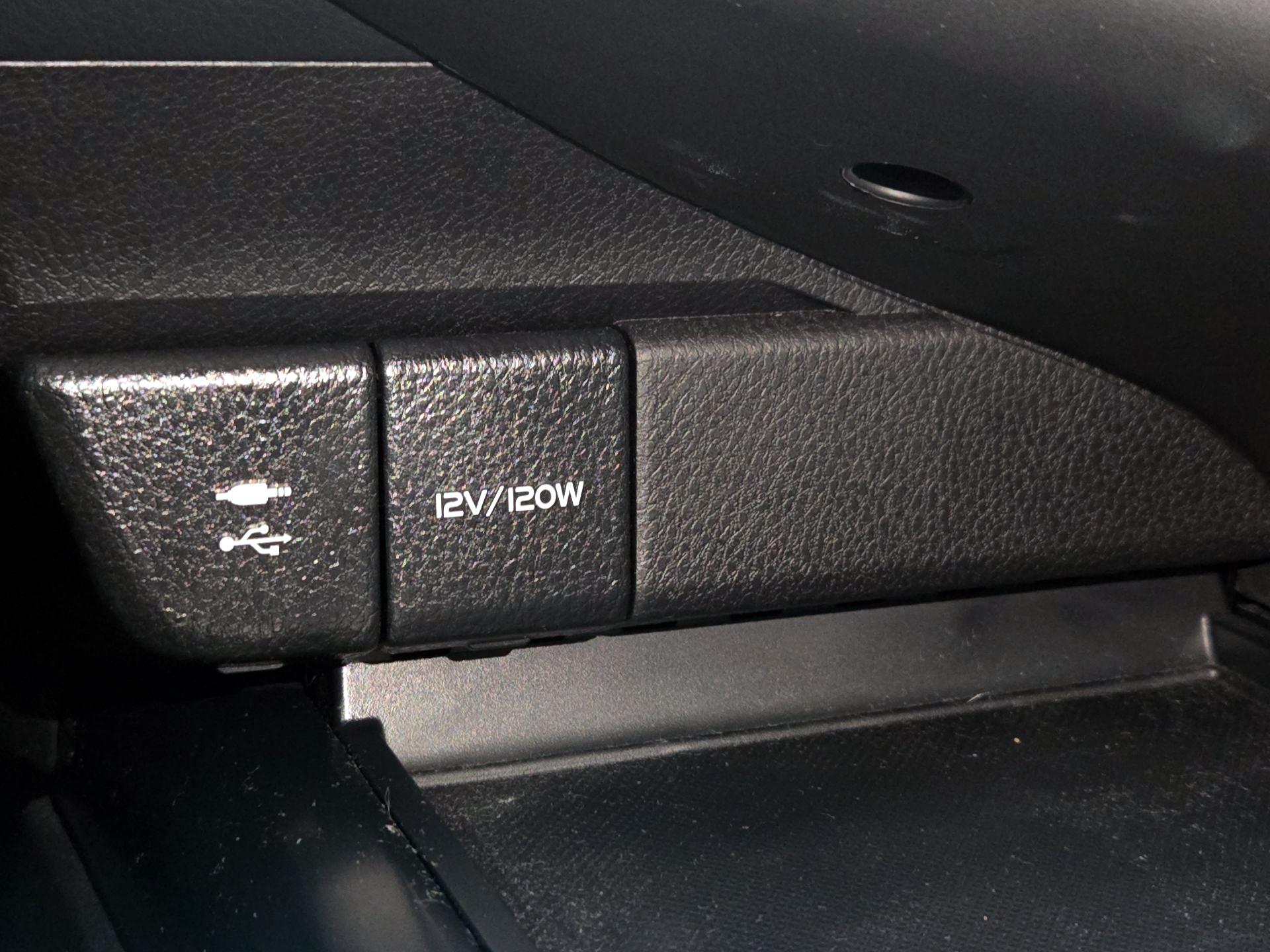 Thumbnail: 2019 Toyota Camry - 18