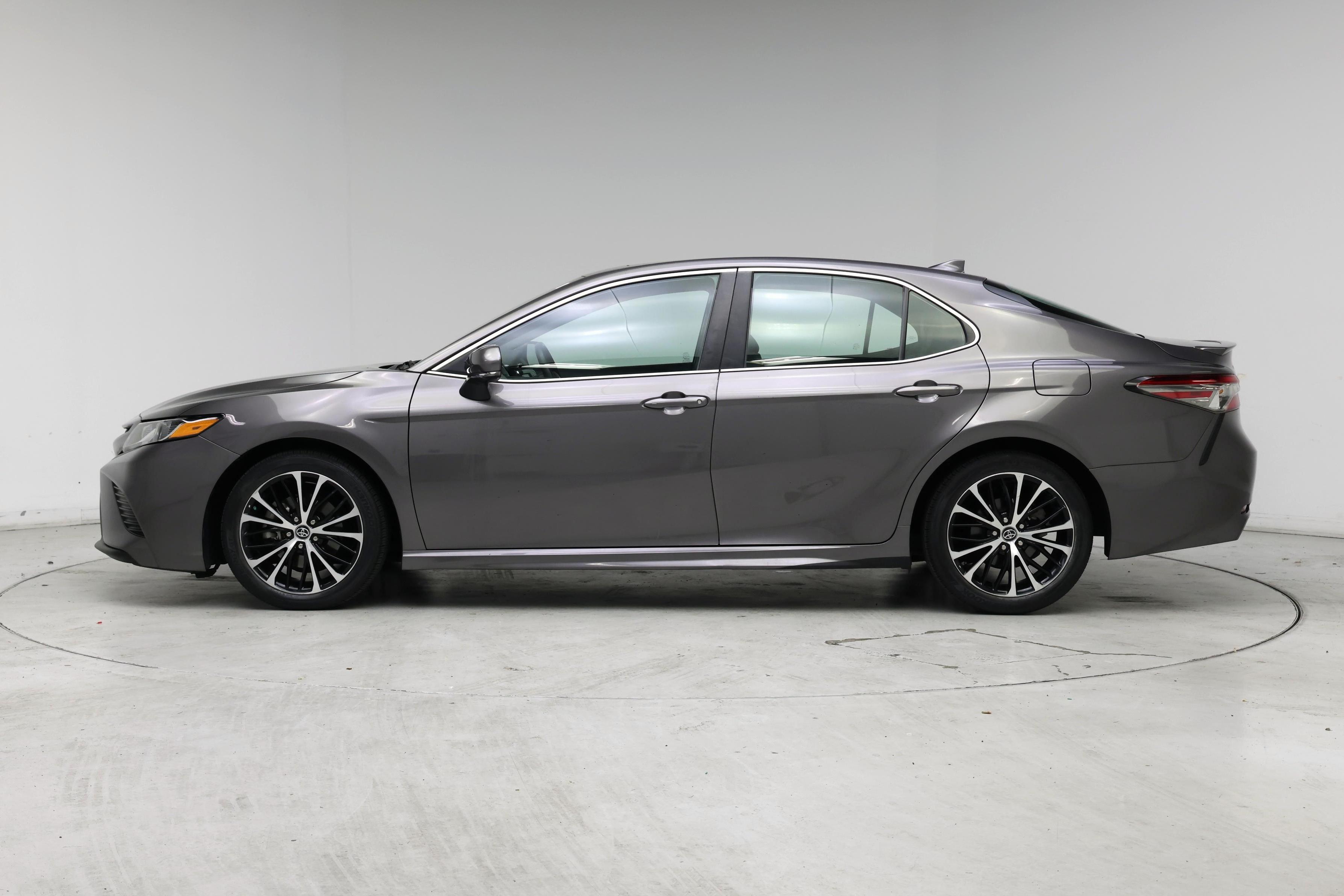 Thumbnail: 2019 Toyota Camry - 3