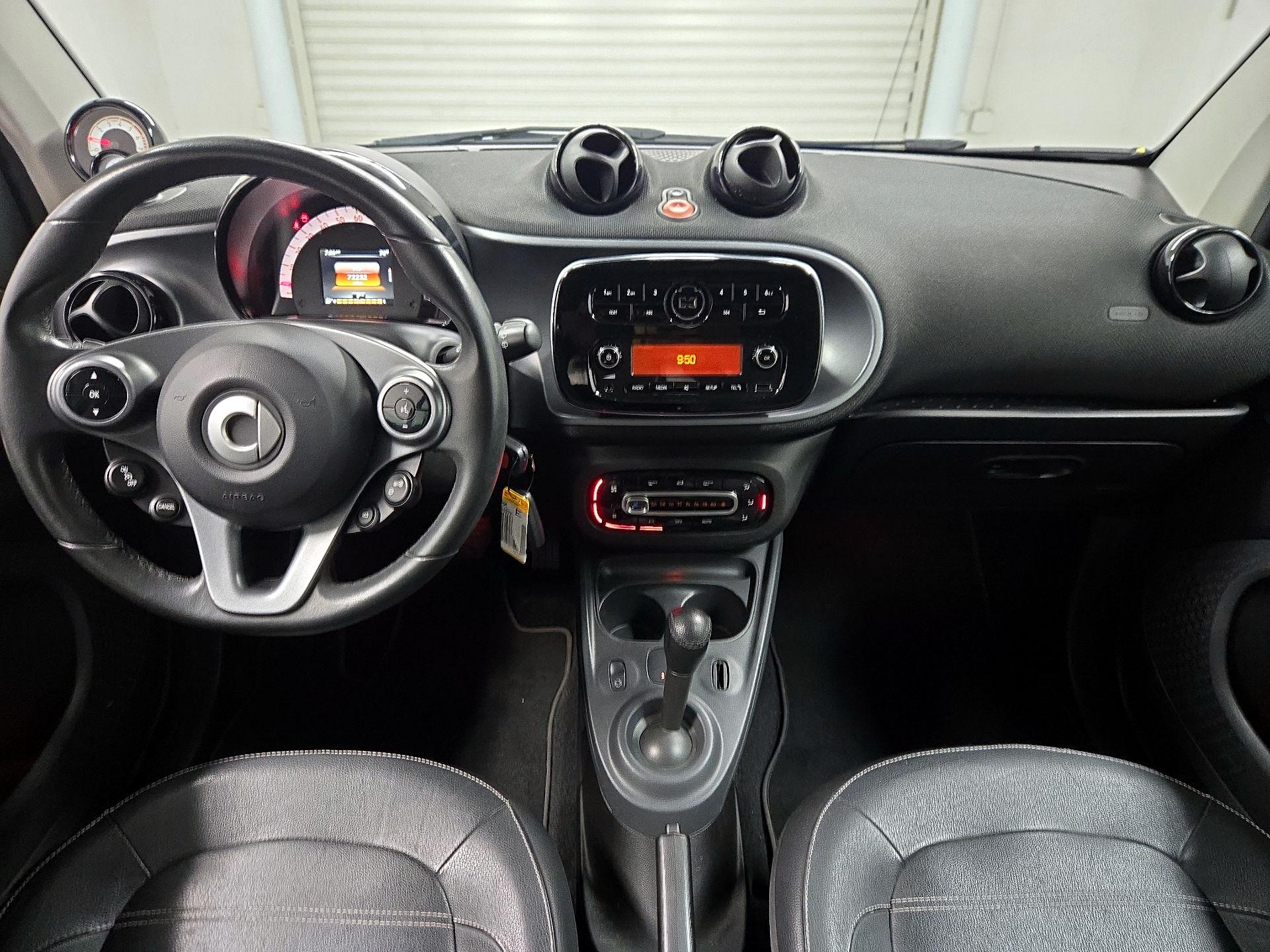 Thumbnail: 2016 smart fortwo - 9