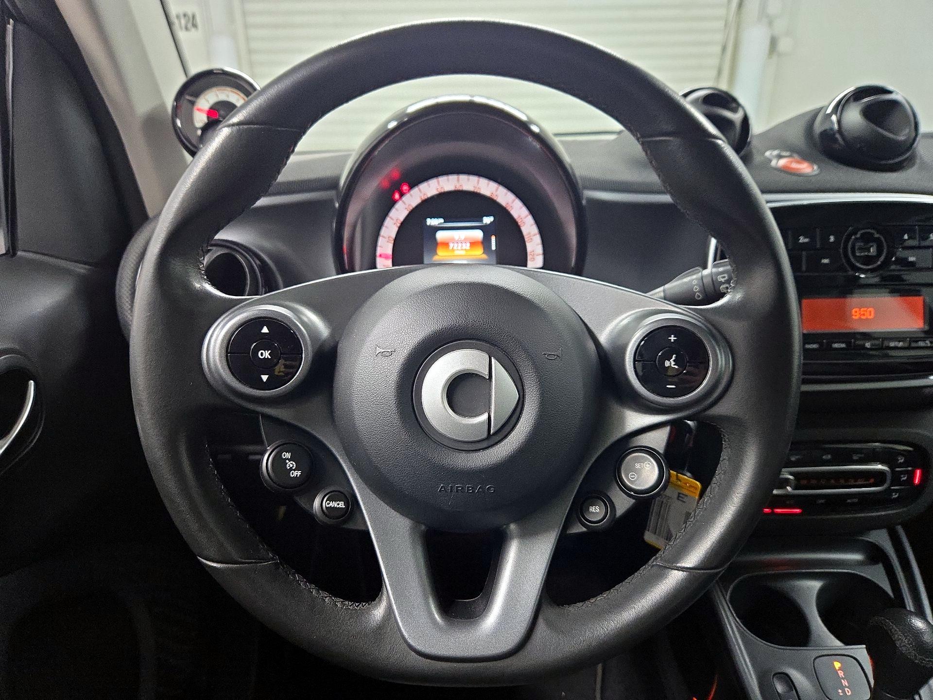 Thumbnail: 2016 smart fortwo - 10