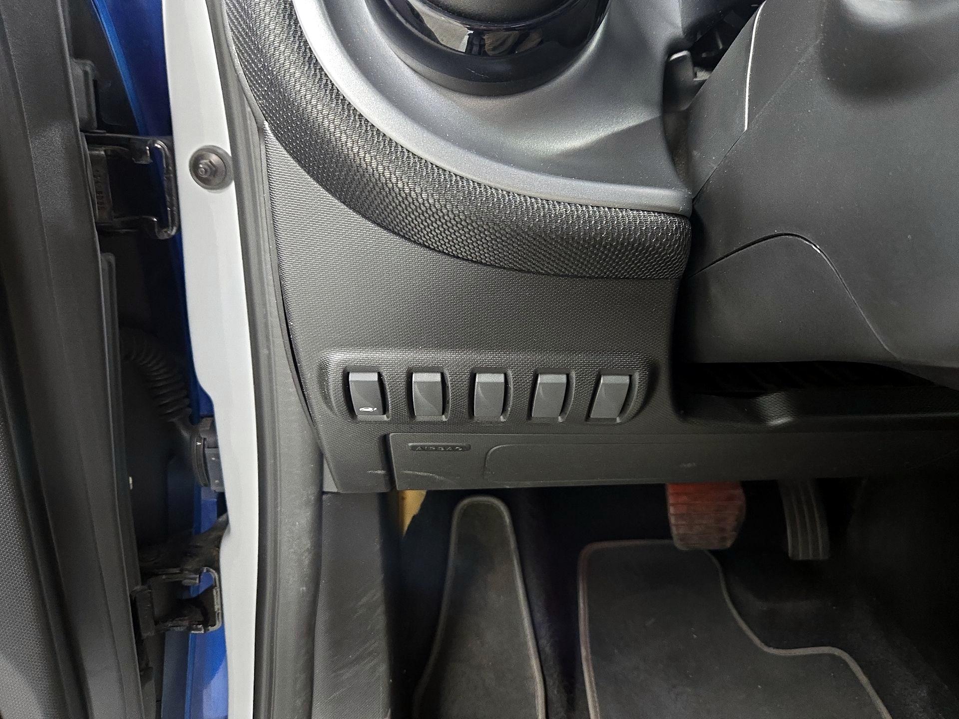 Thumbnail: 2016 smart fortwo - 13