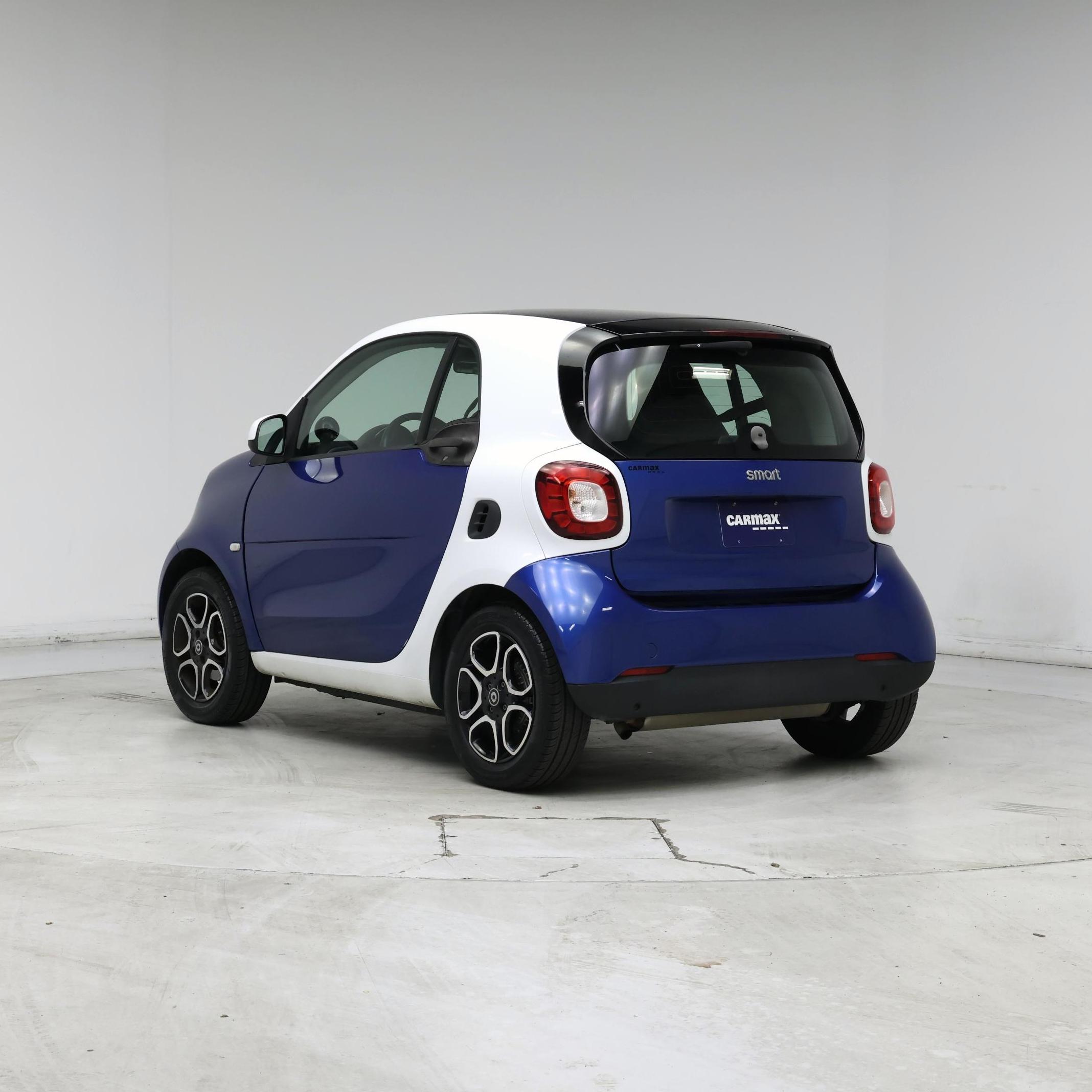 Thumbnail: 2016 smart fortwo - 2