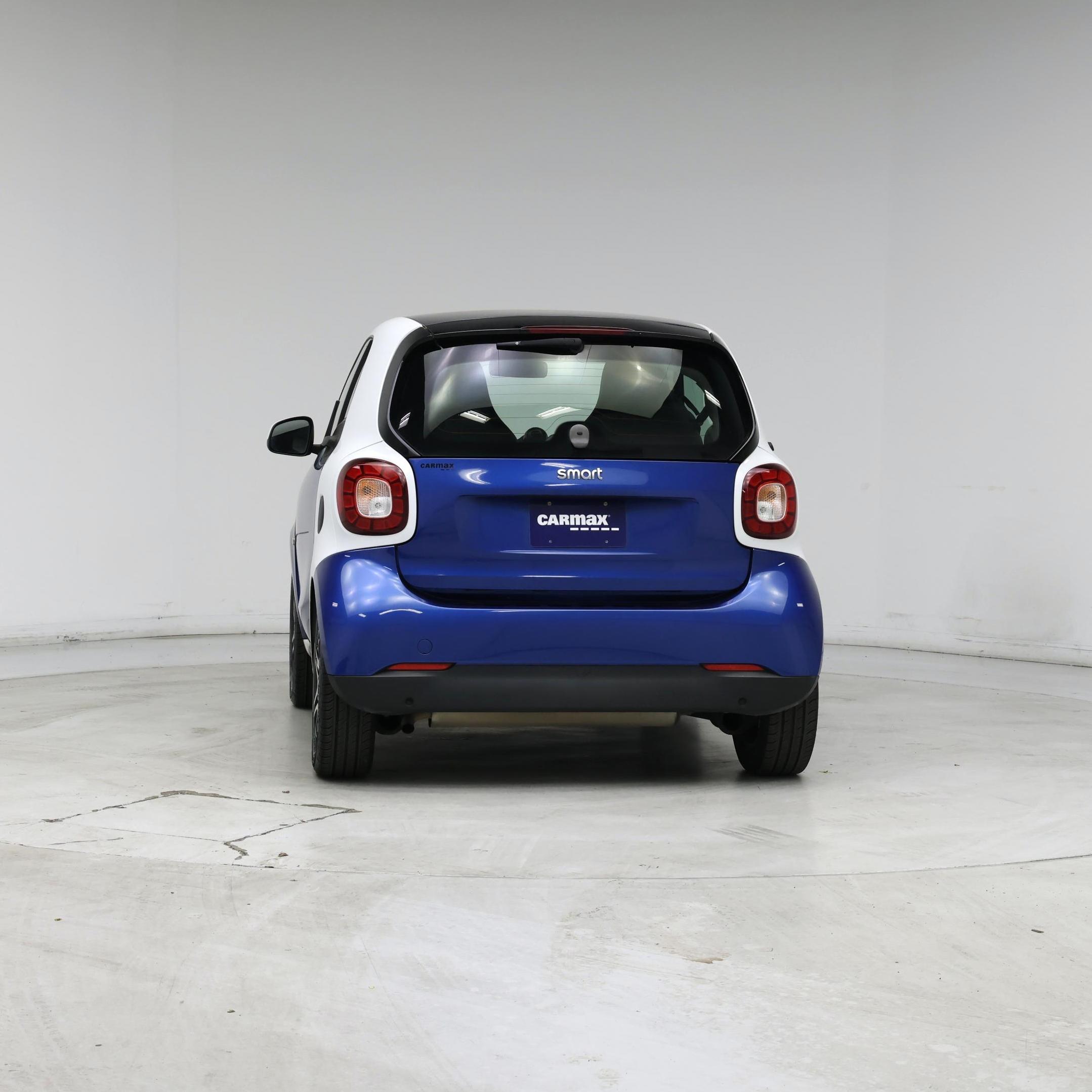 Thumbnail: 2016 smart fortwo - 6