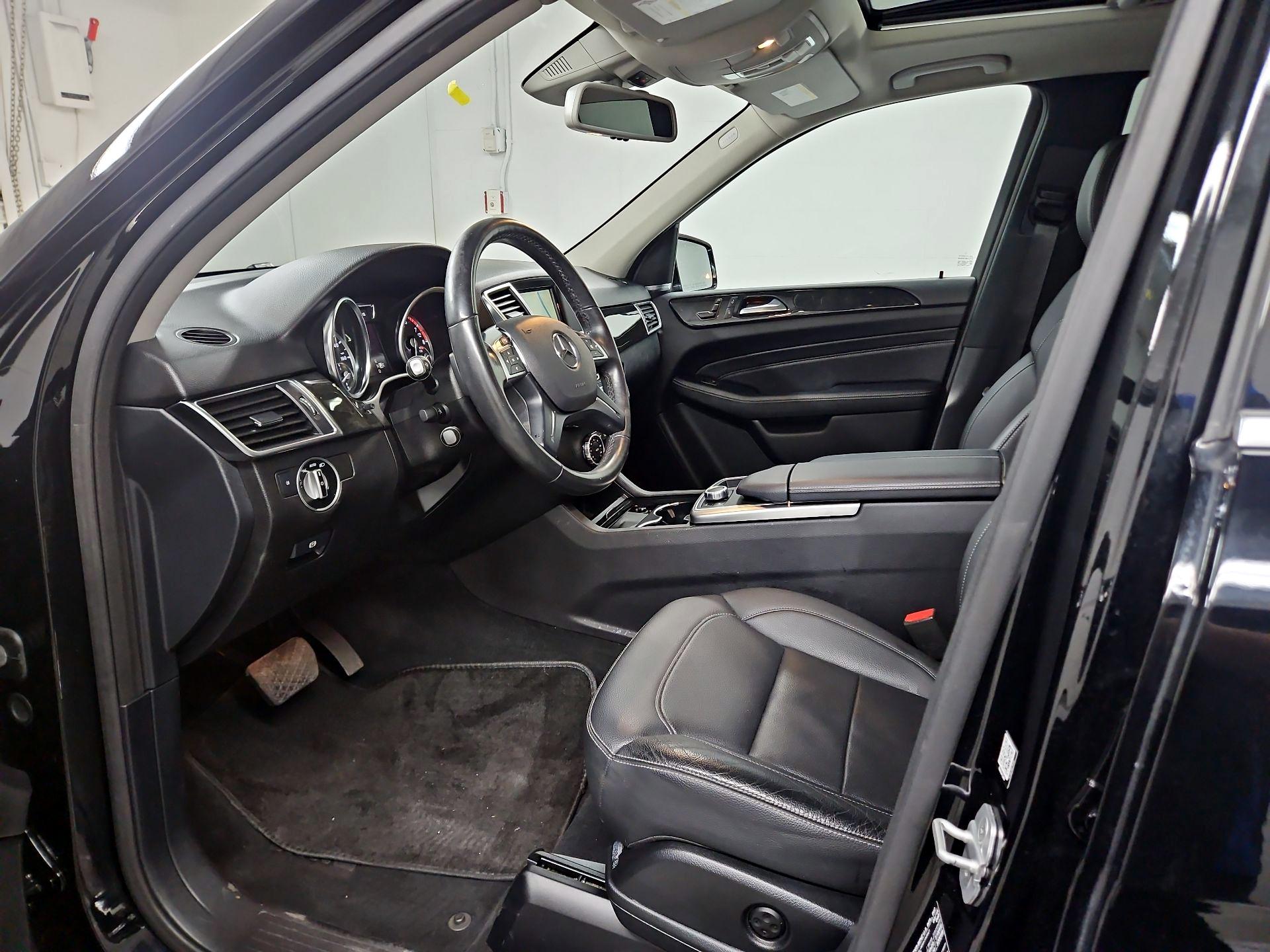 Thumbnail: 2015 Mercedes-Benz M-Class - 11